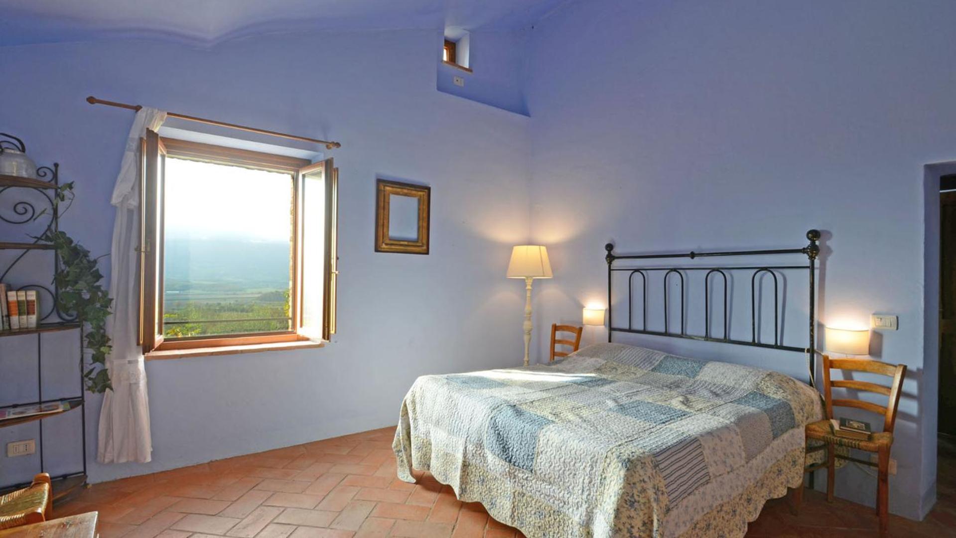 Five-Bedroom Villa photo 1