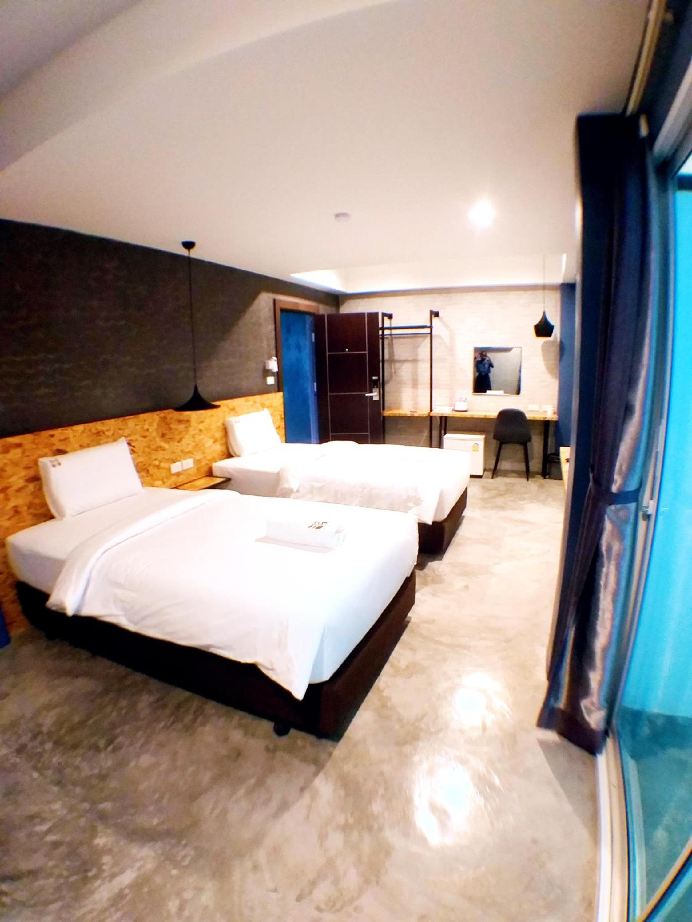 Standard Twin Room - Photo 6