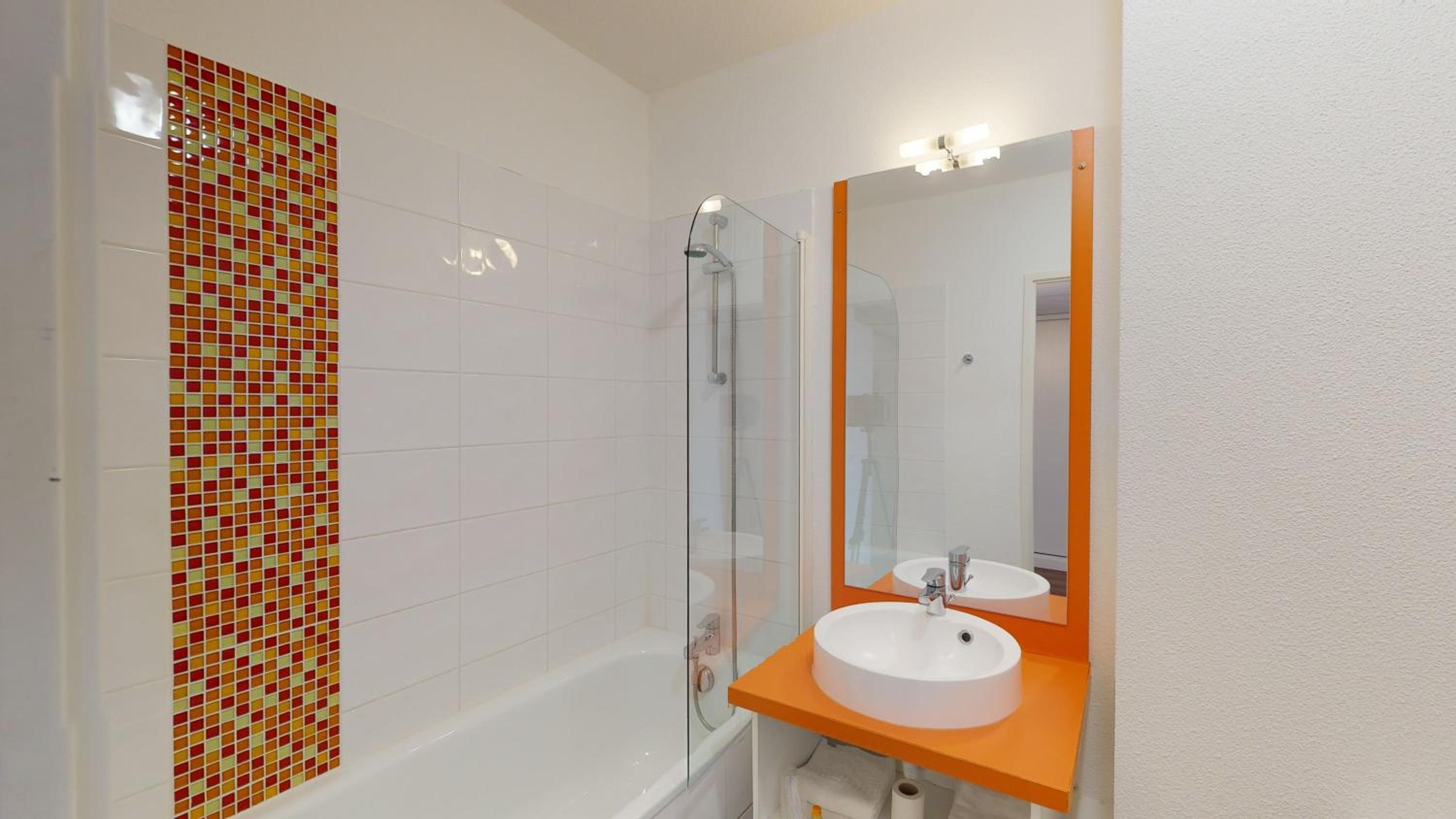 Twin Room - Photo 6