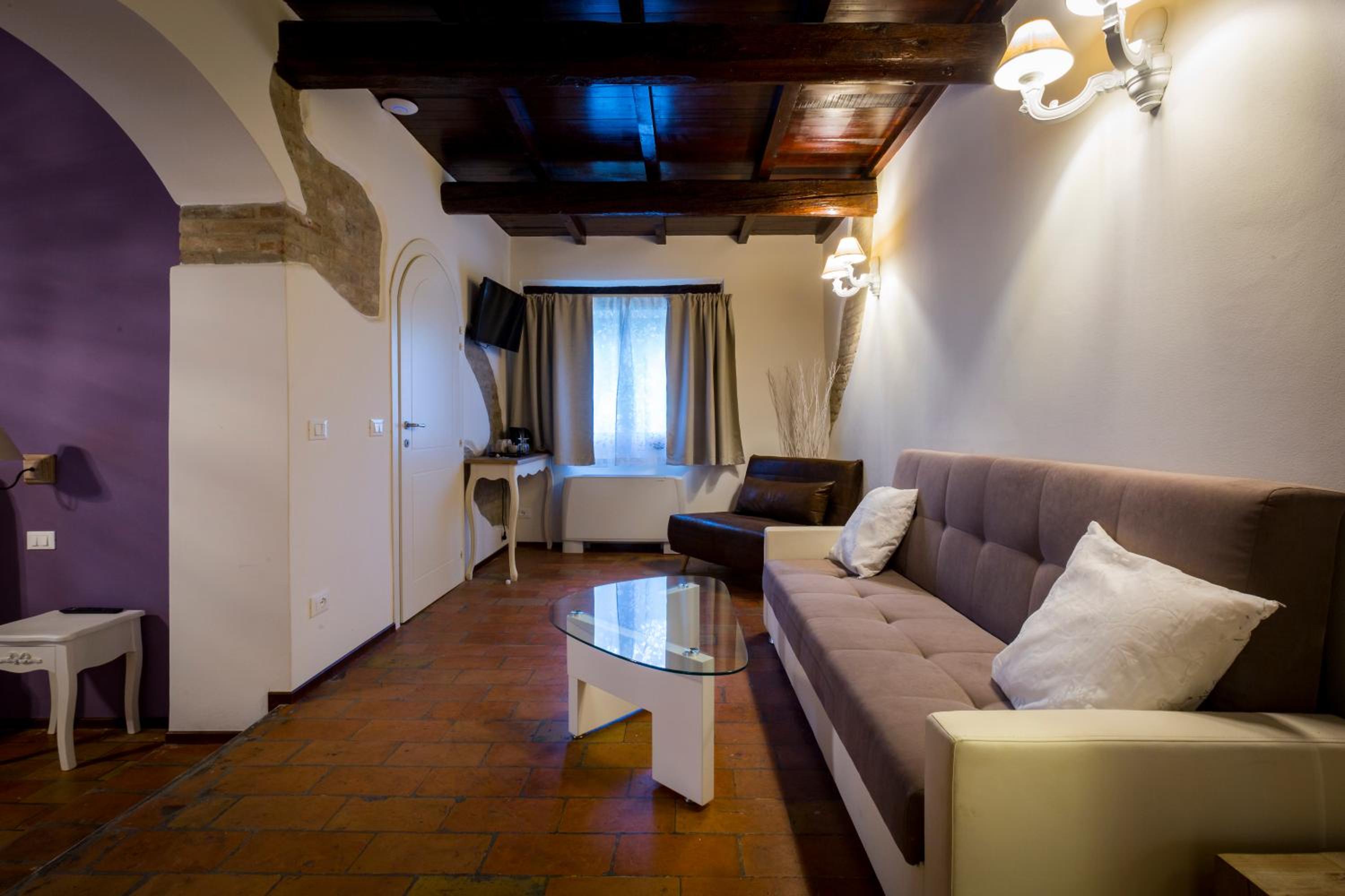 Villa with Private Pool - Photo 43