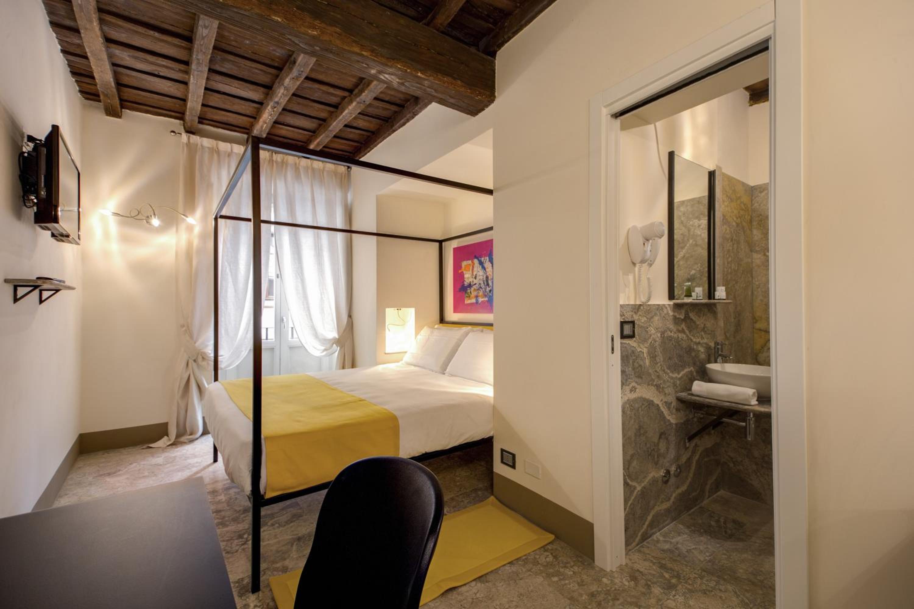 Large Double Room photo 2