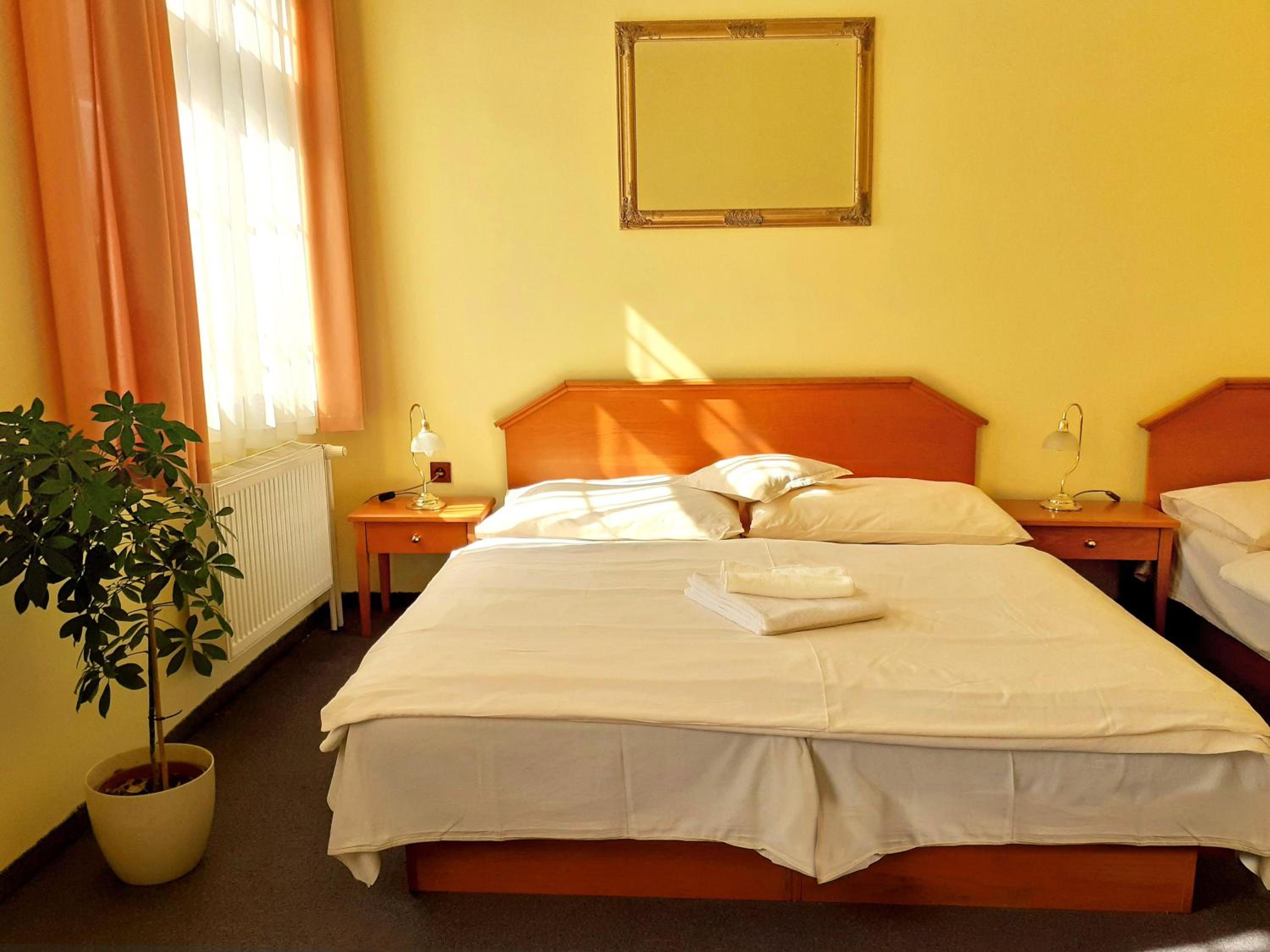 Triple Room with Private Bathroom - Photo 3