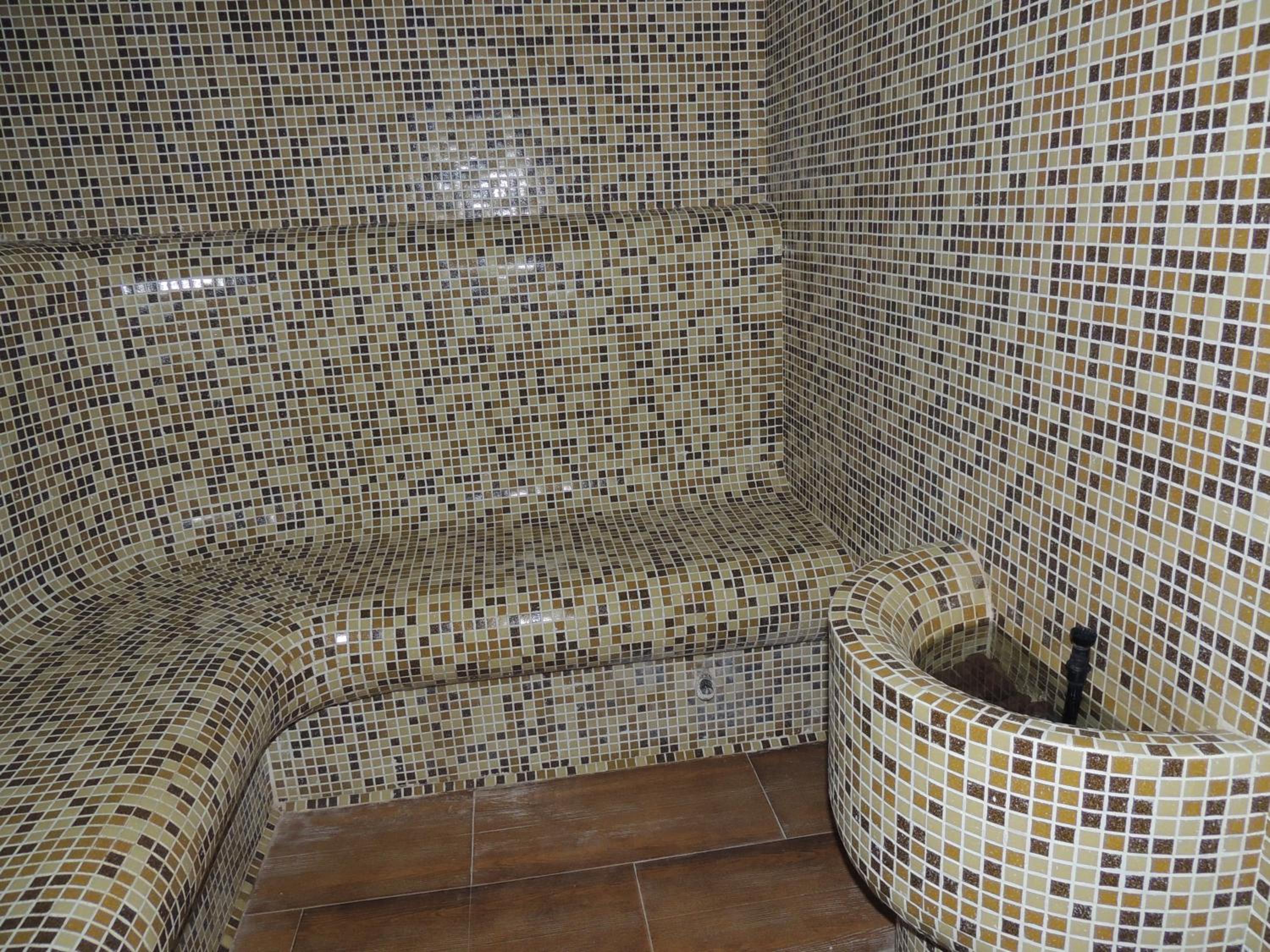 One-Bedroom Apartment with Balcony - Photo 12