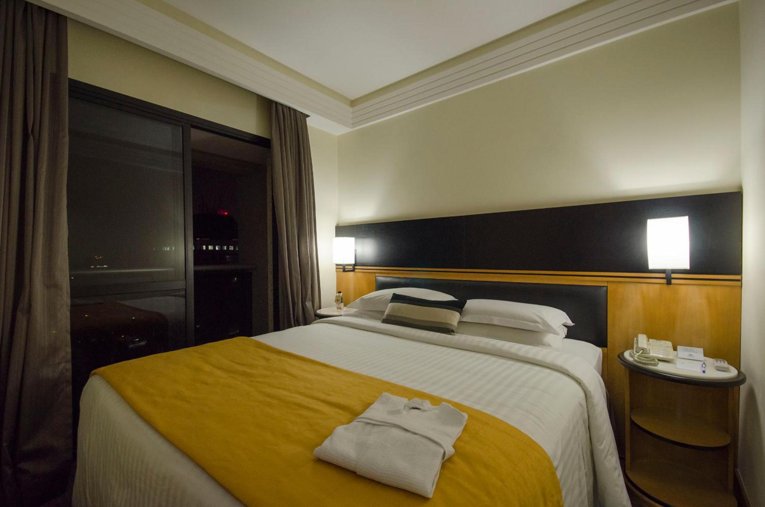 Executive Suite thumbnail 6