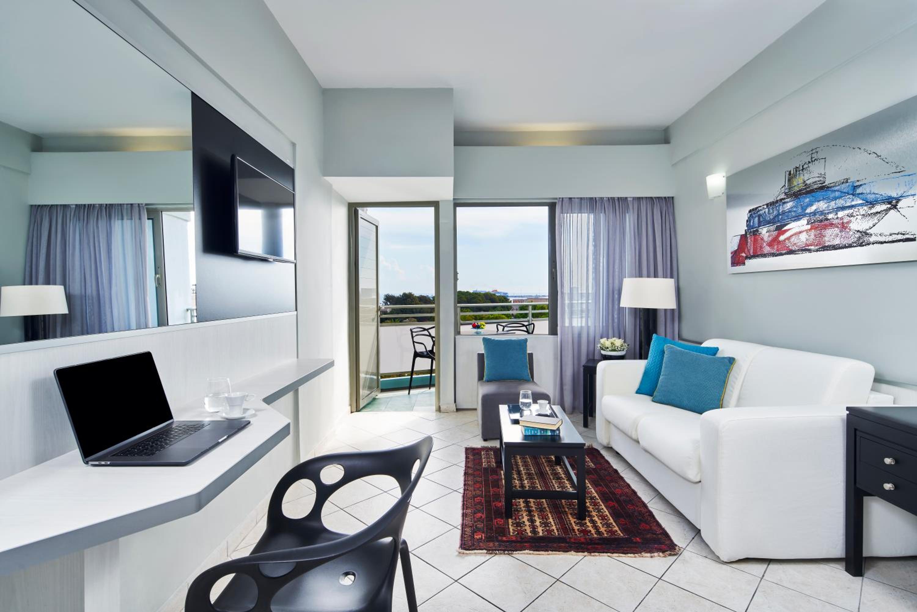  Classic Suite with Side Sea View photo 3