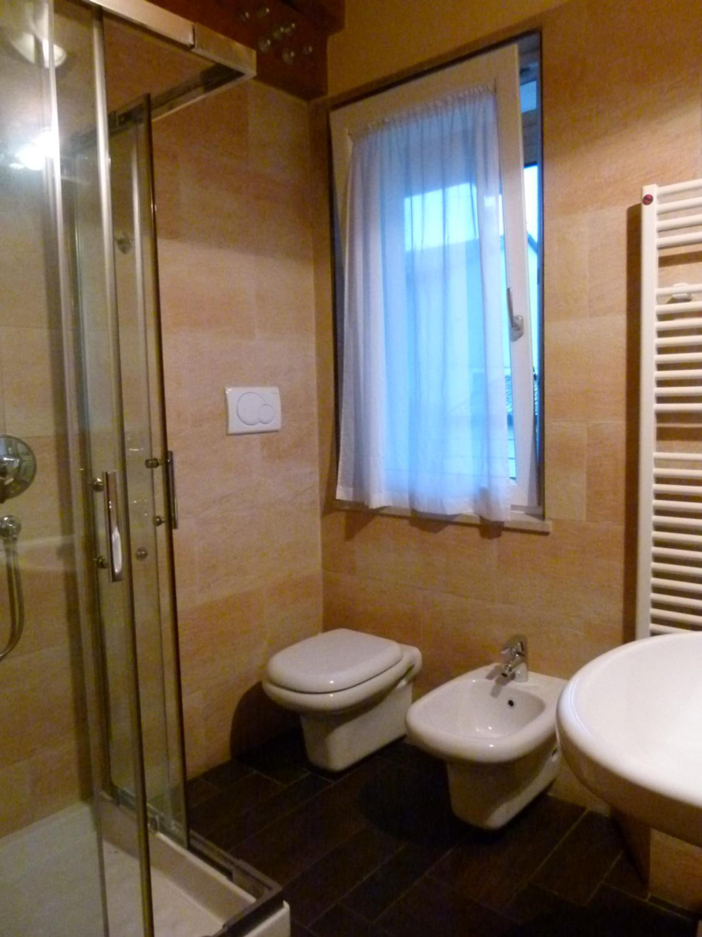 Superior Double or Twin Room with Balcony and Lake View photo 2