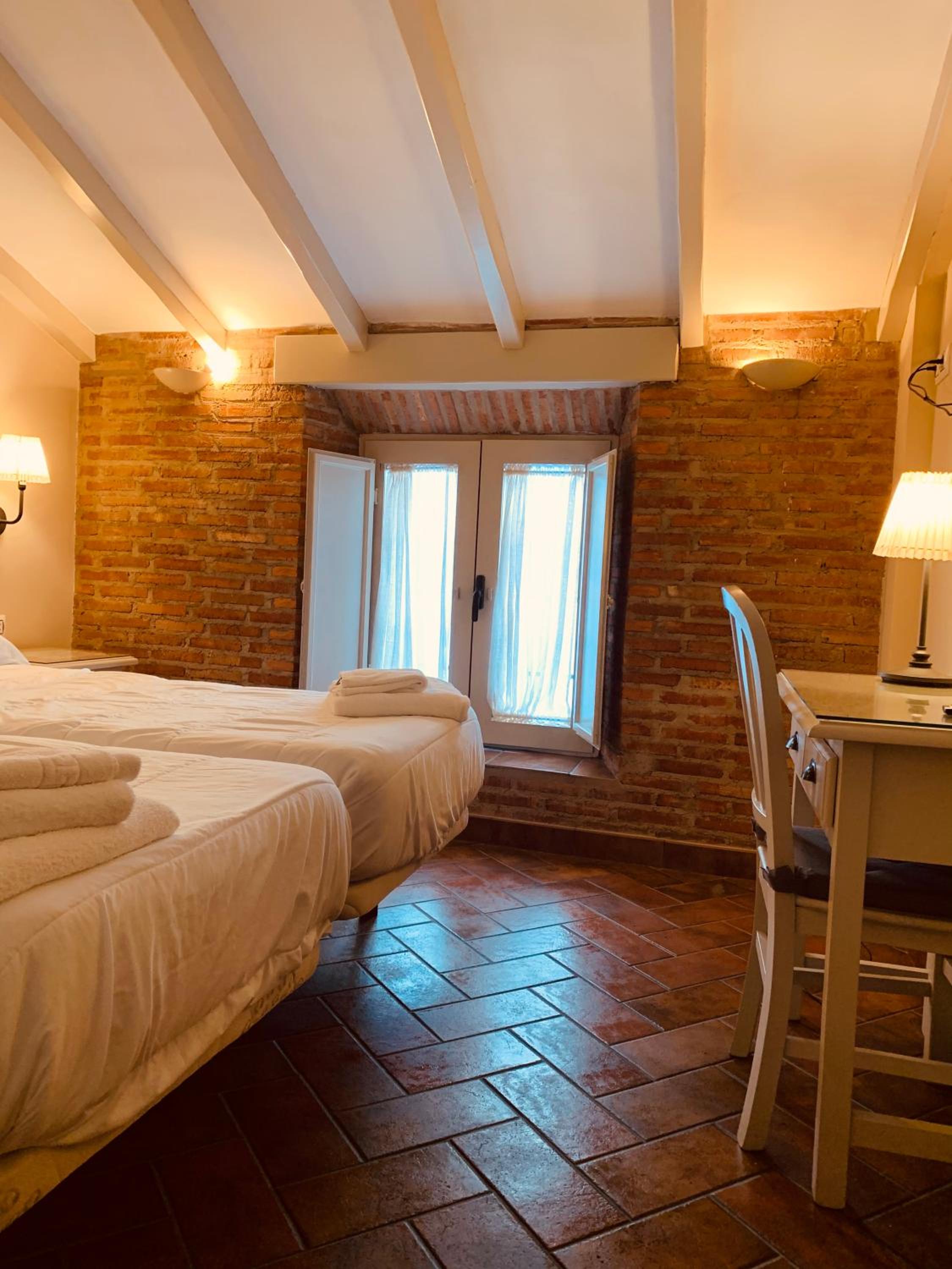 Double or Twin Room - Photo 1
