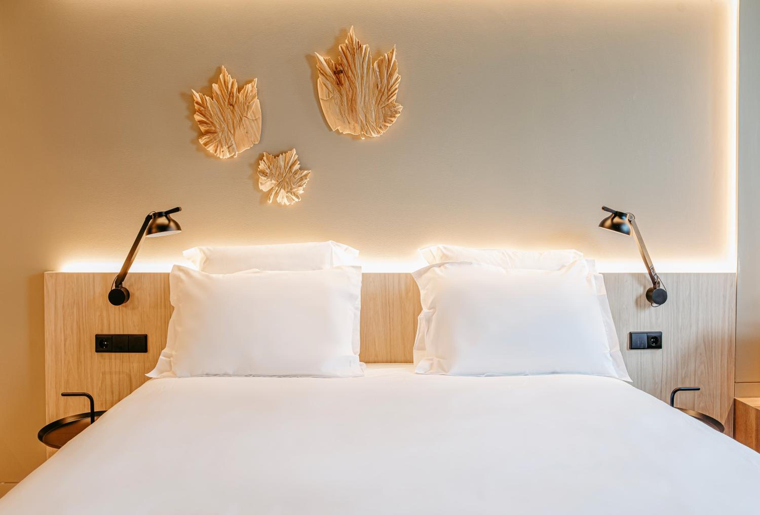 Superior King Room - Photo 11
