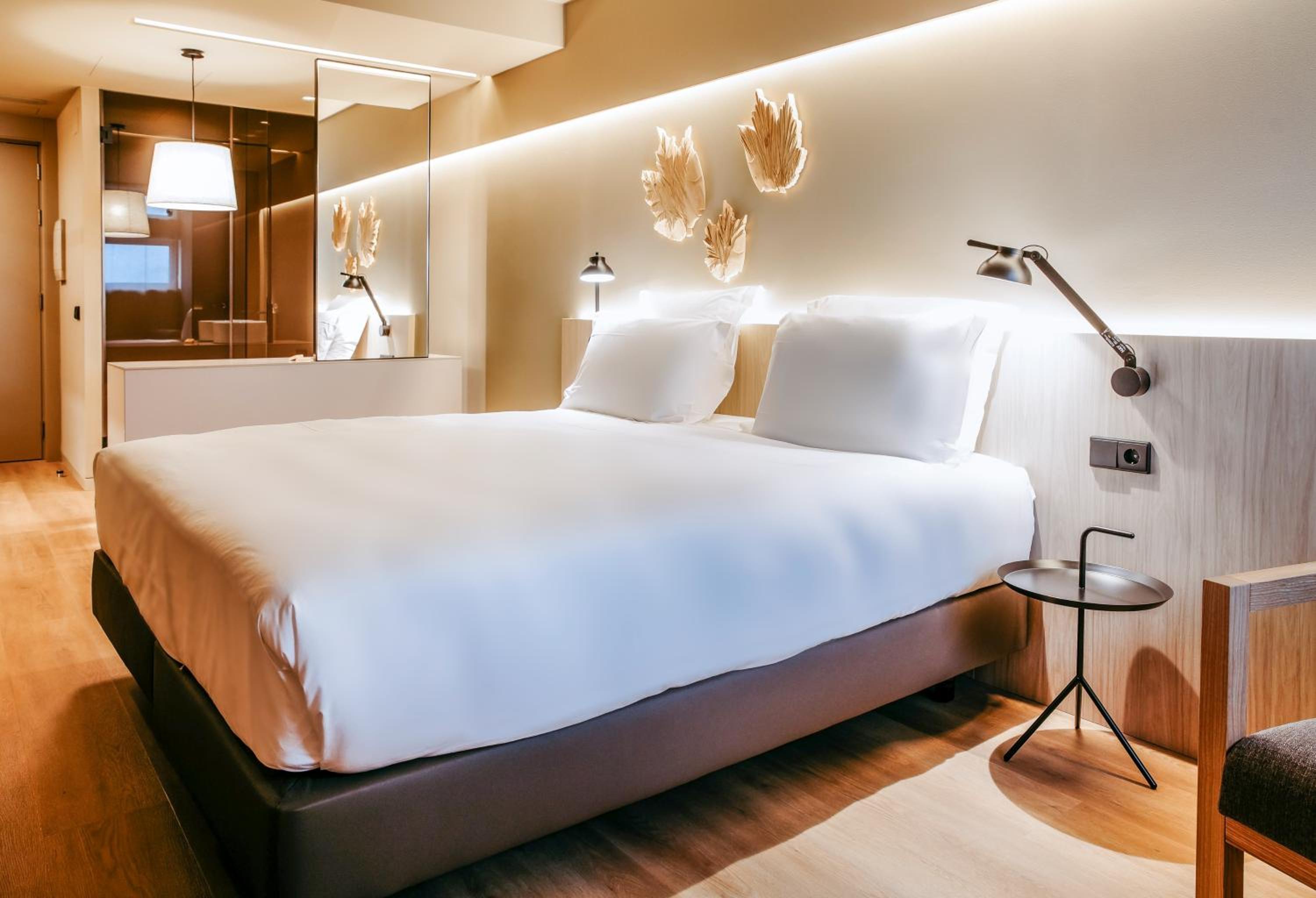 Superior King Room - Photo 10