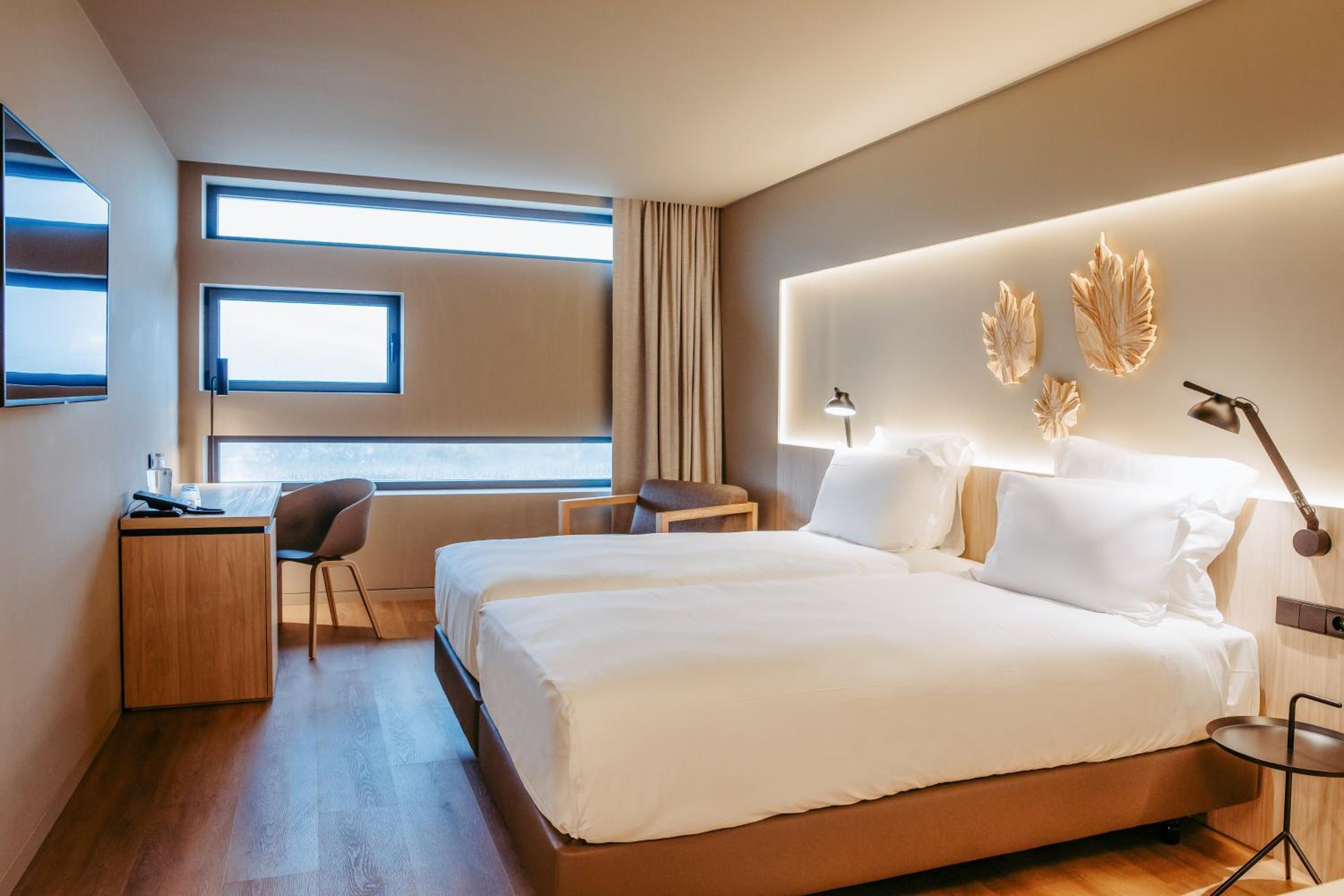 Superior Twin Room - Photo 1
