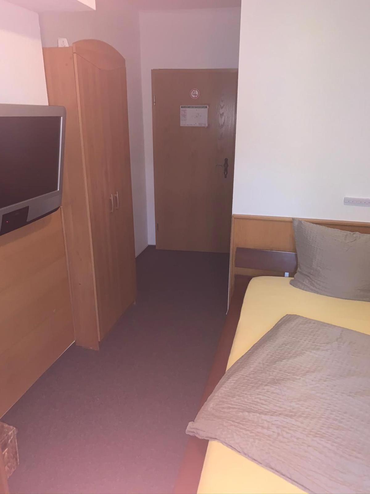 Single Room photo 2
