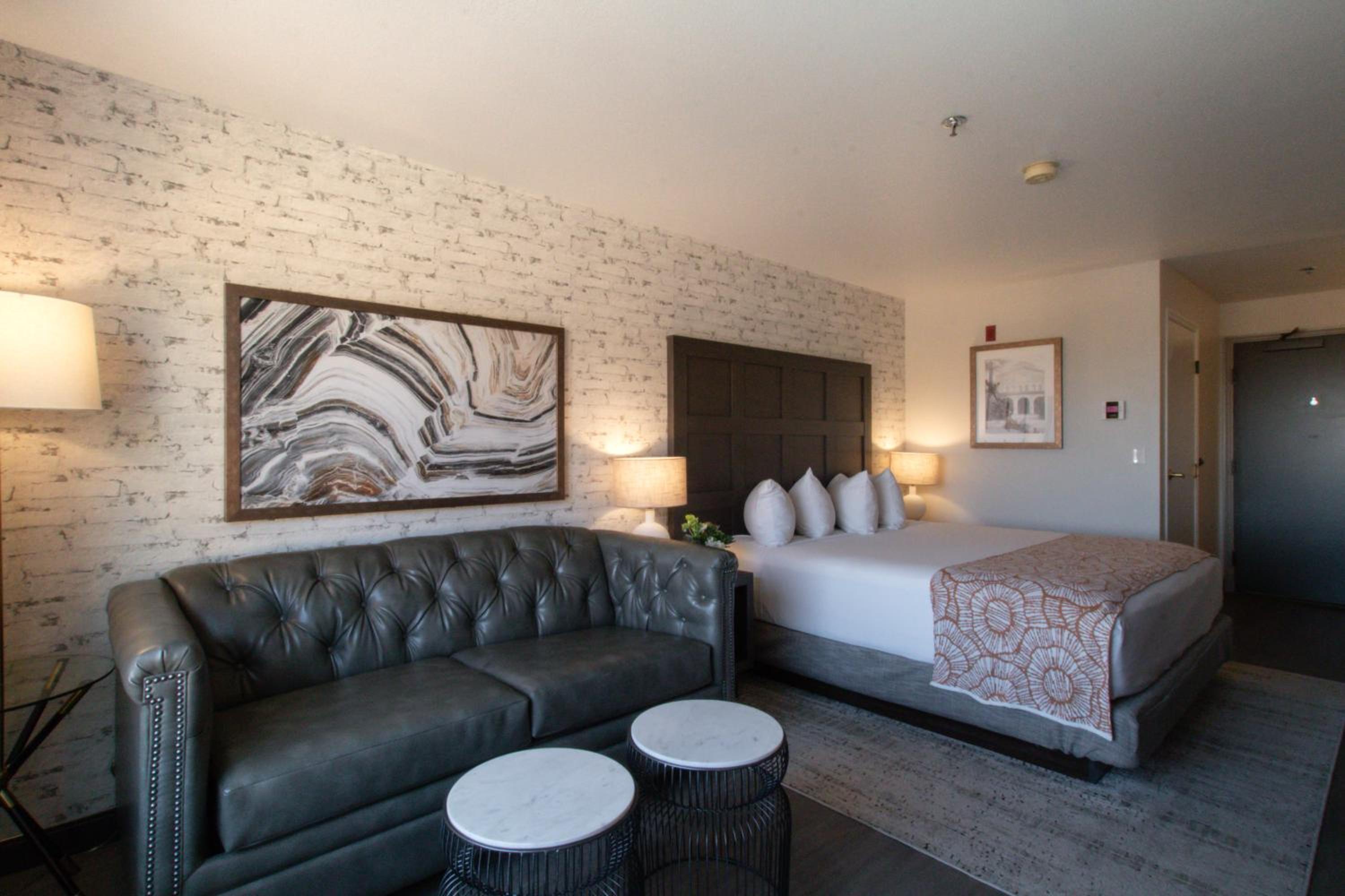 King Suite Sleeper Sofa photo 1