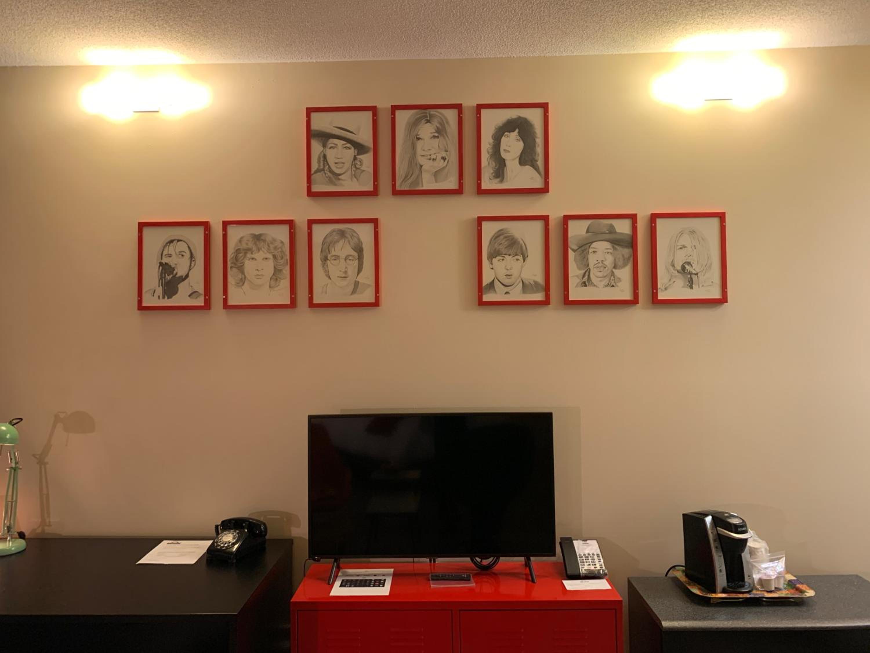 Deluxe Queen Suite - Non-Smoking - Photo 4