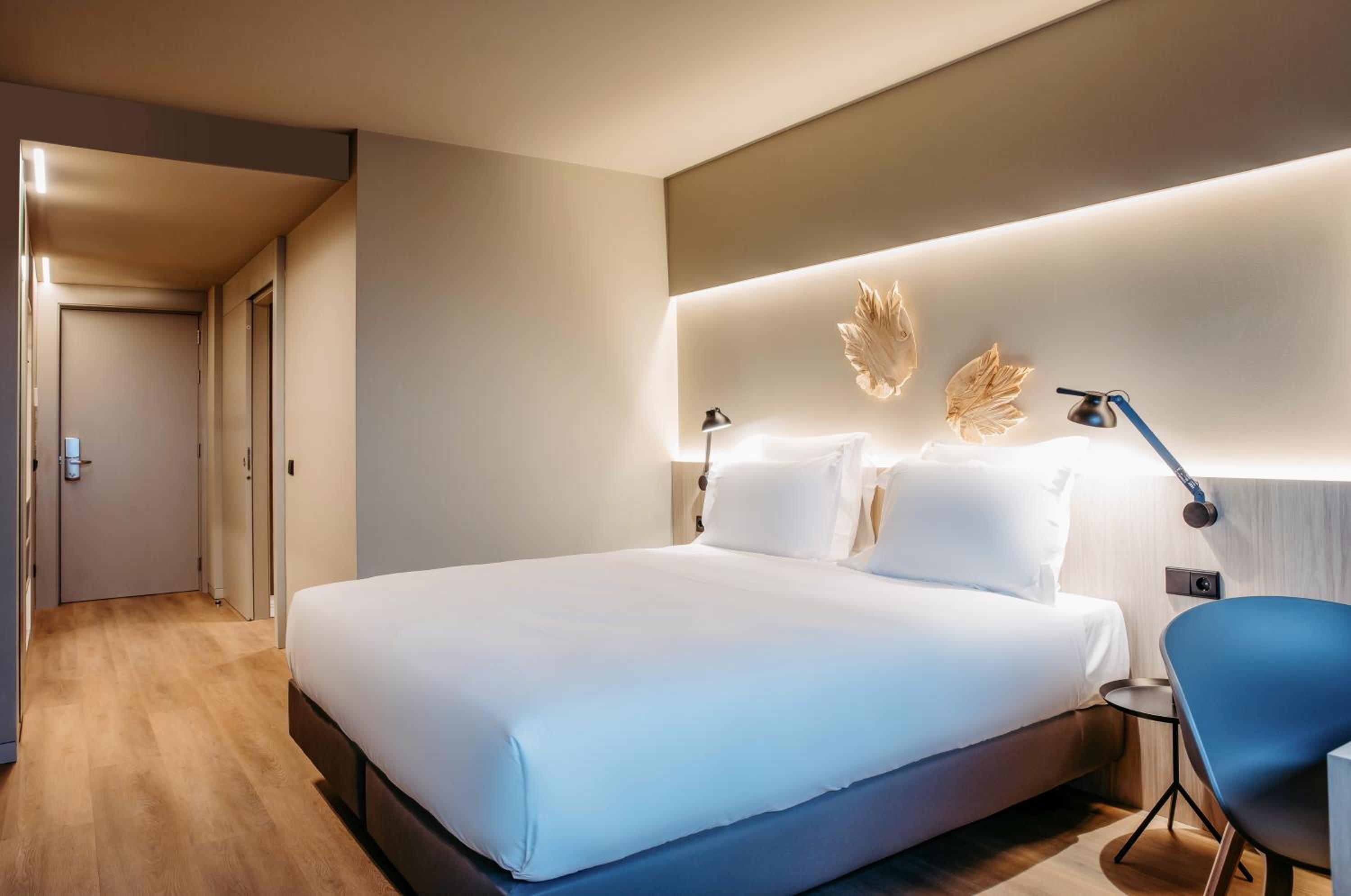 Superior King Room - Photo 3