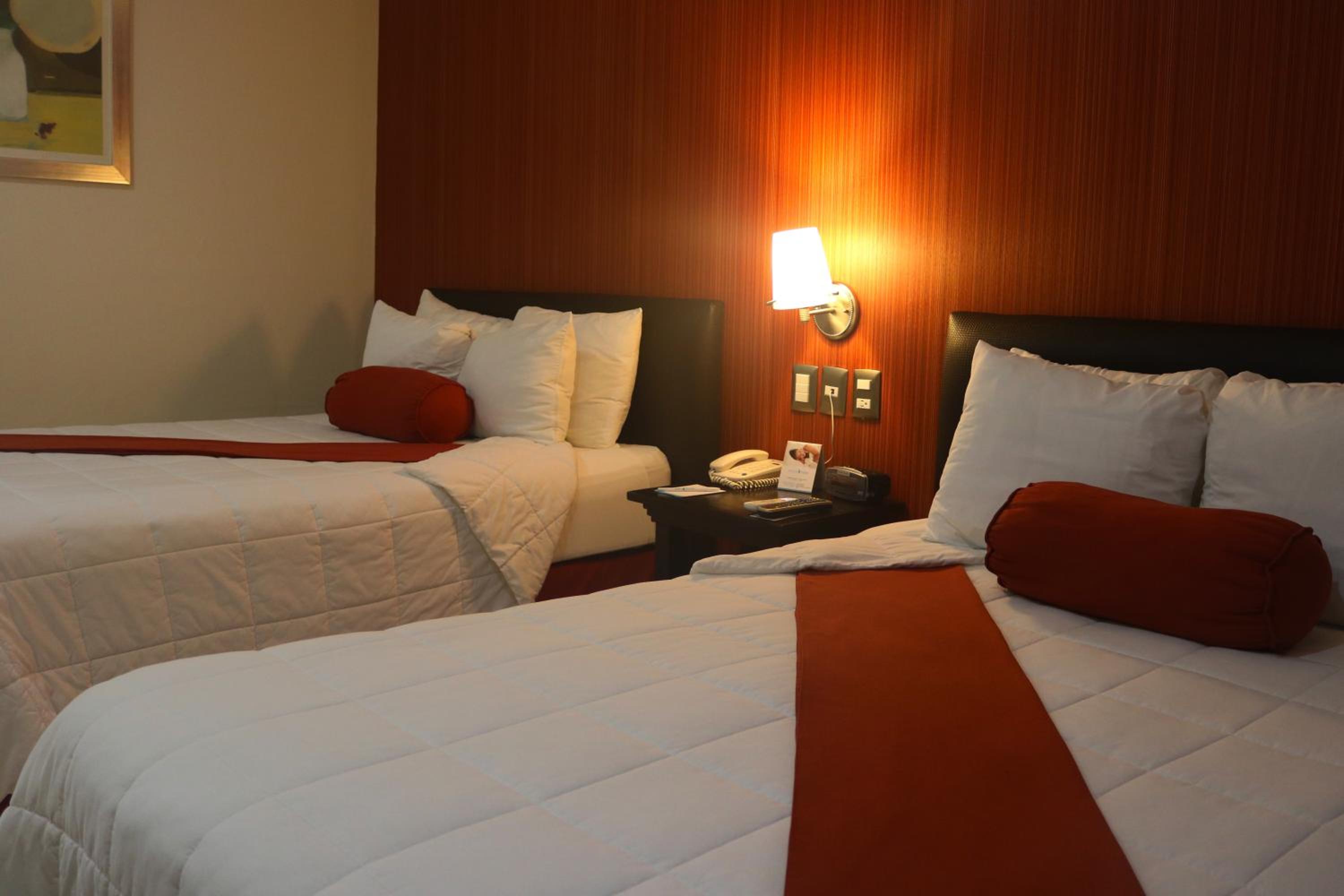 Standard Twin Room - Photo 3