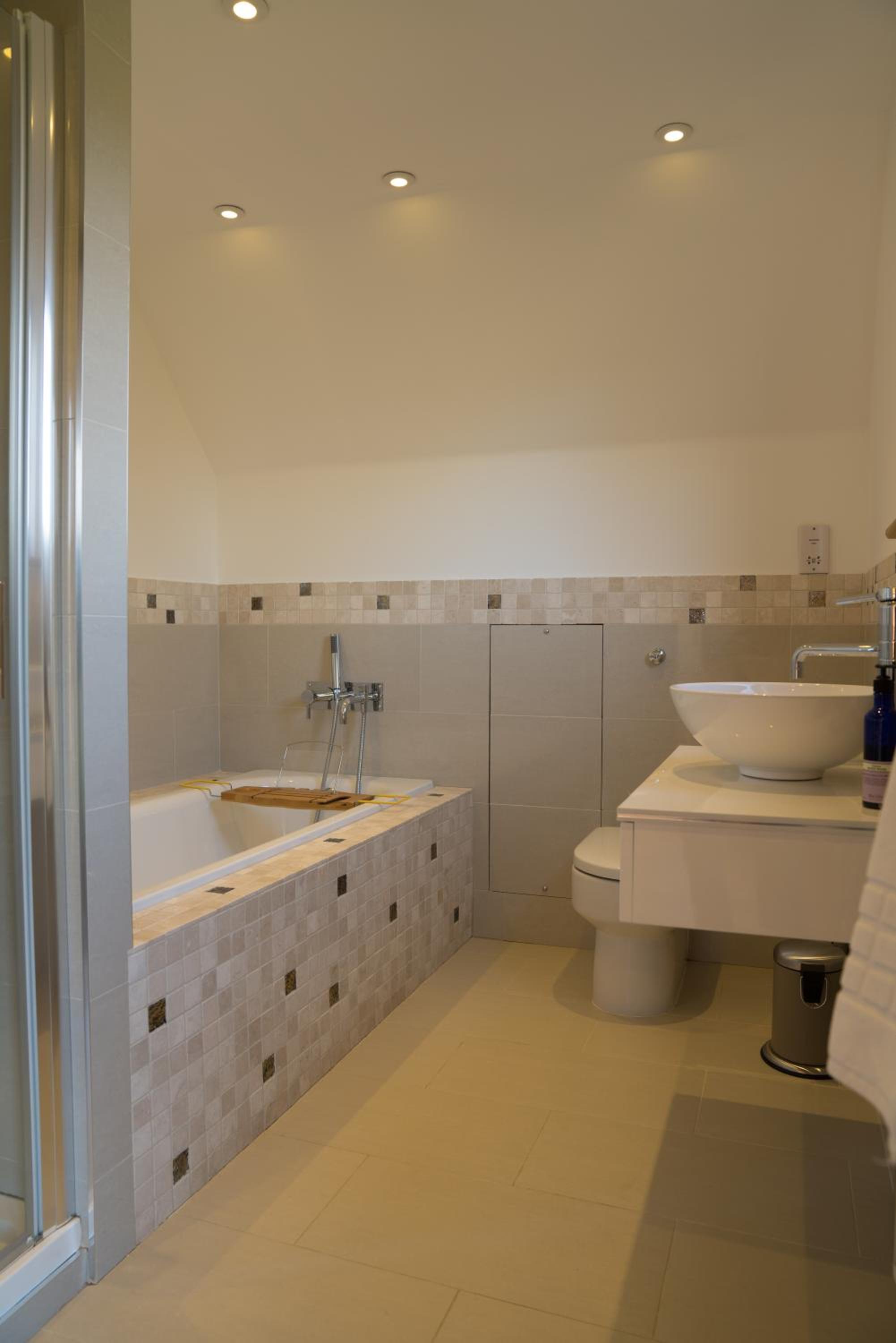 Superior King Room - Photo 3