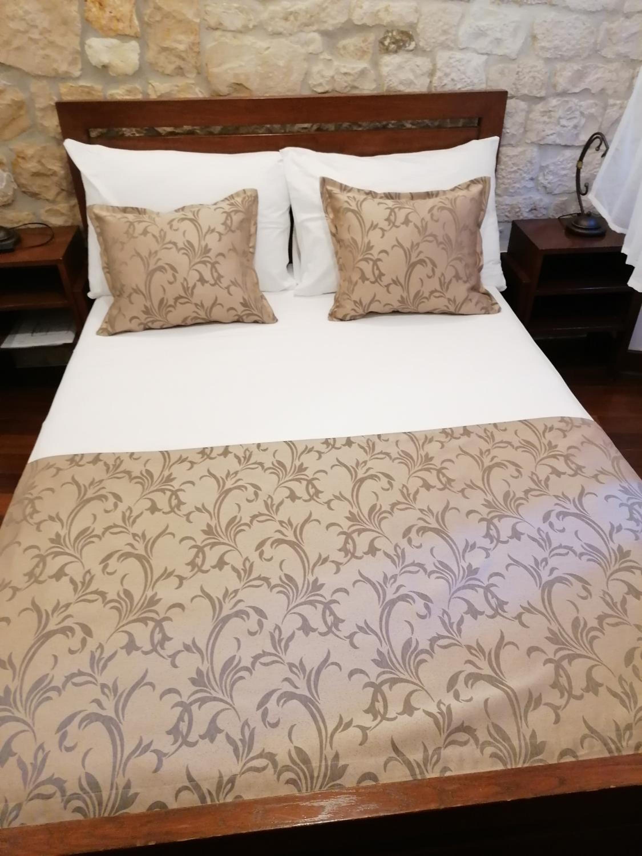 Standard Double Room - Photo 13