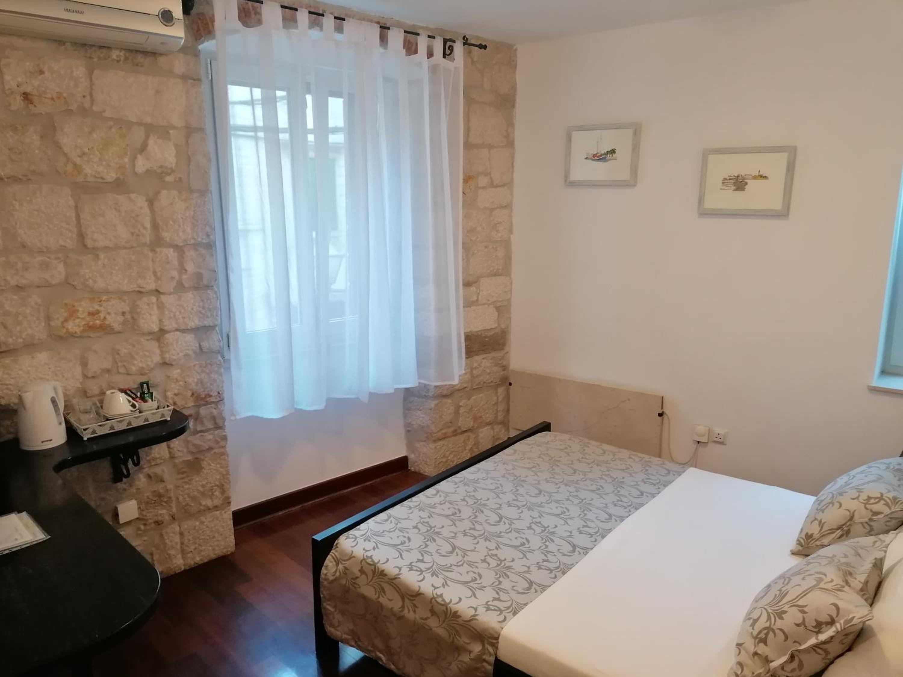 Standard Double Room - Photo 15