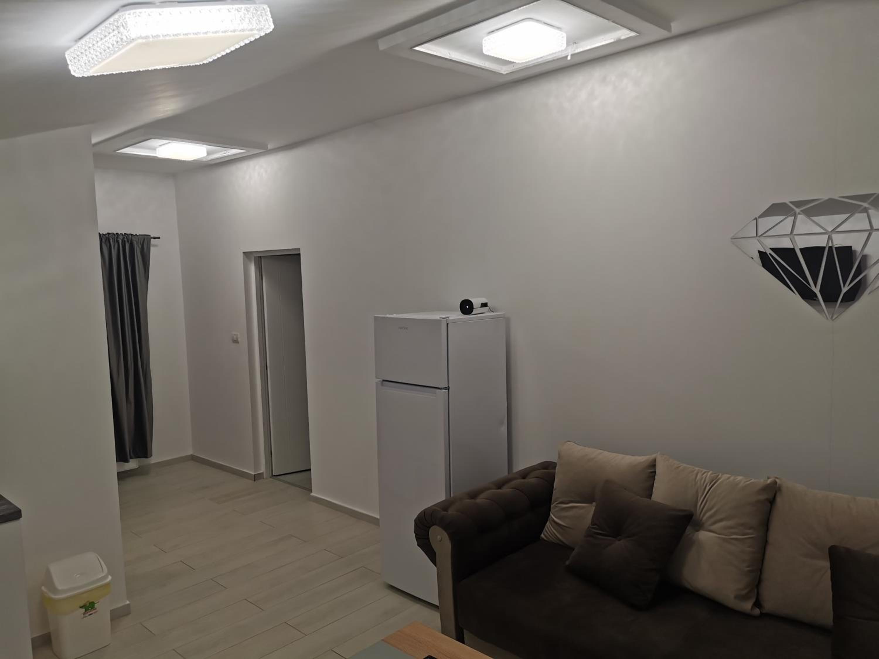 One-Bedroom Apartment - Photo 4
