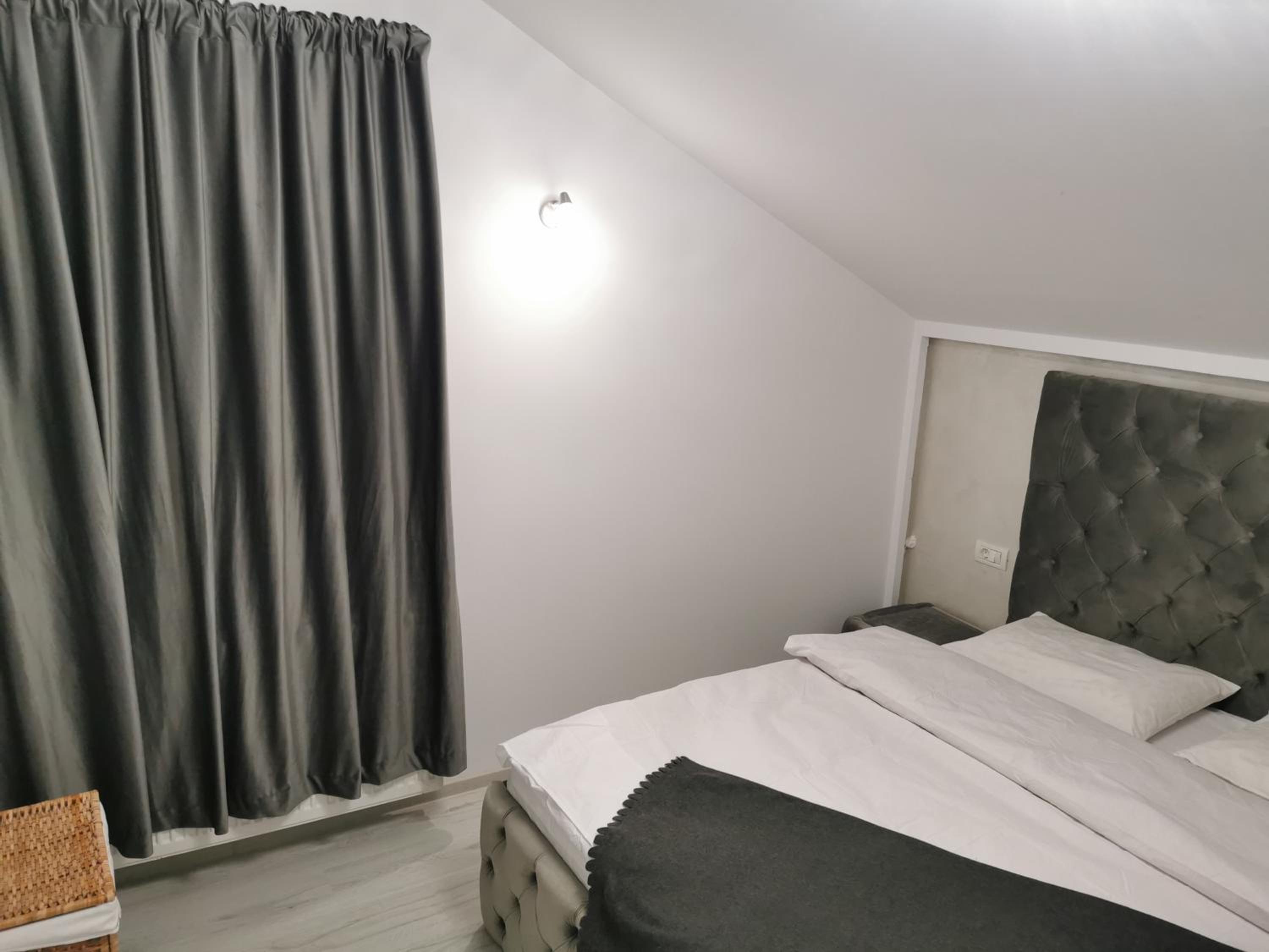 One-Bedroom Apartment - Photo 5