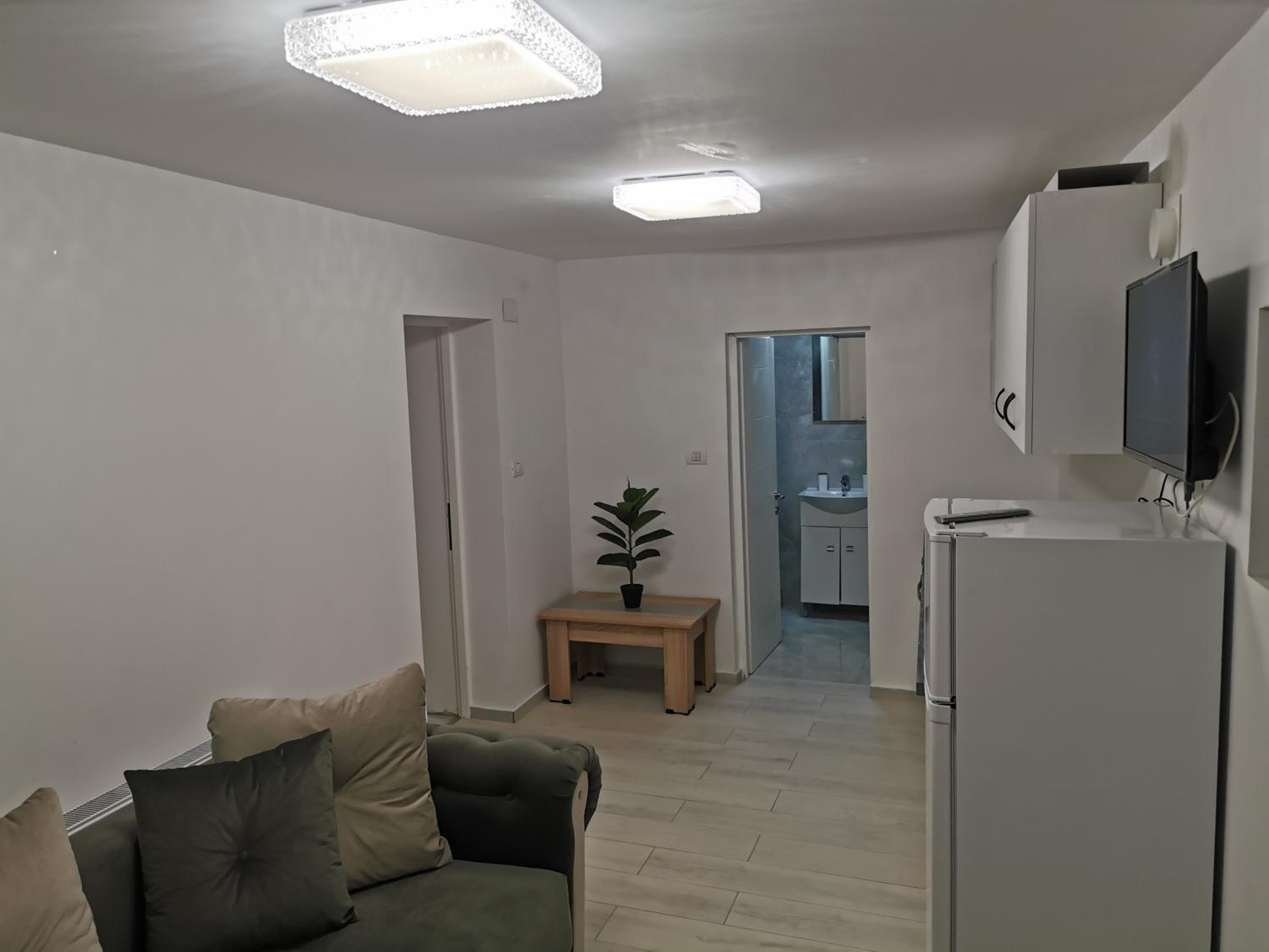 One-Bedroom Apartment - Photo 6