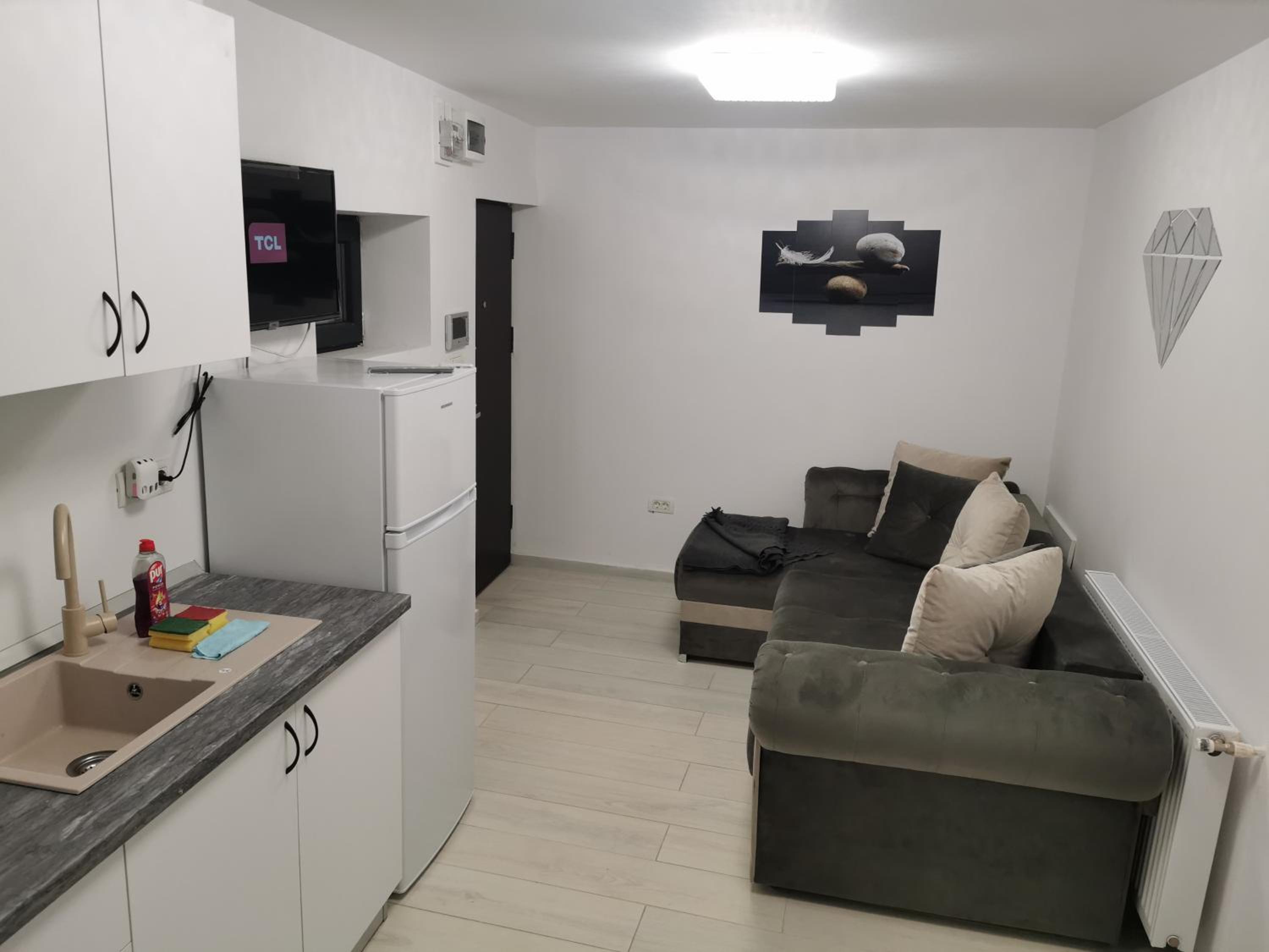 One-Bedroom Apartment - Photo 7