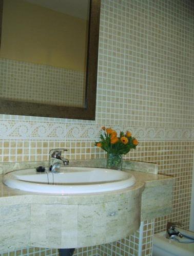 Double or Twin Room - Photo 10