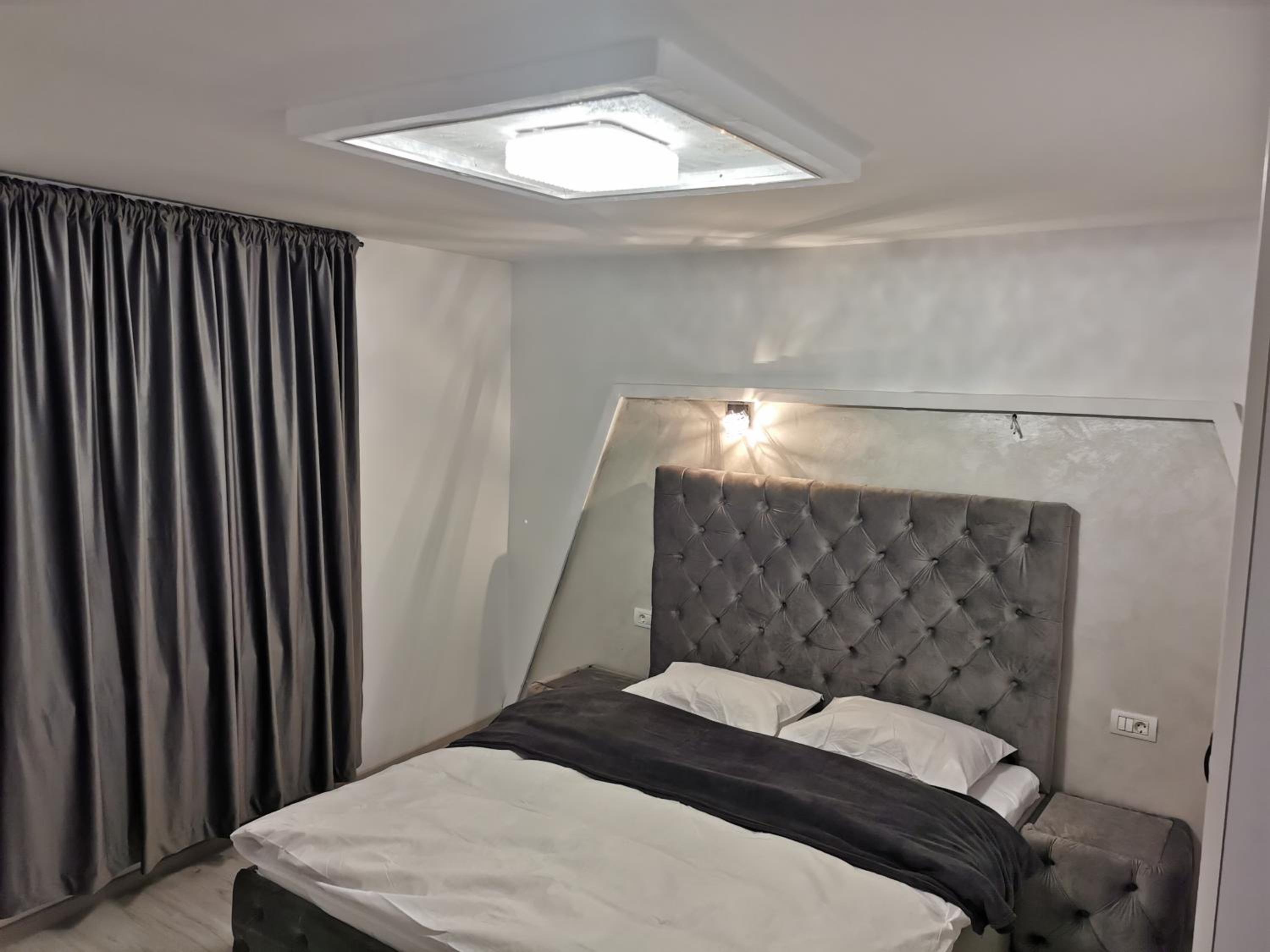 One-Bedroom Apartment - Photo 15
