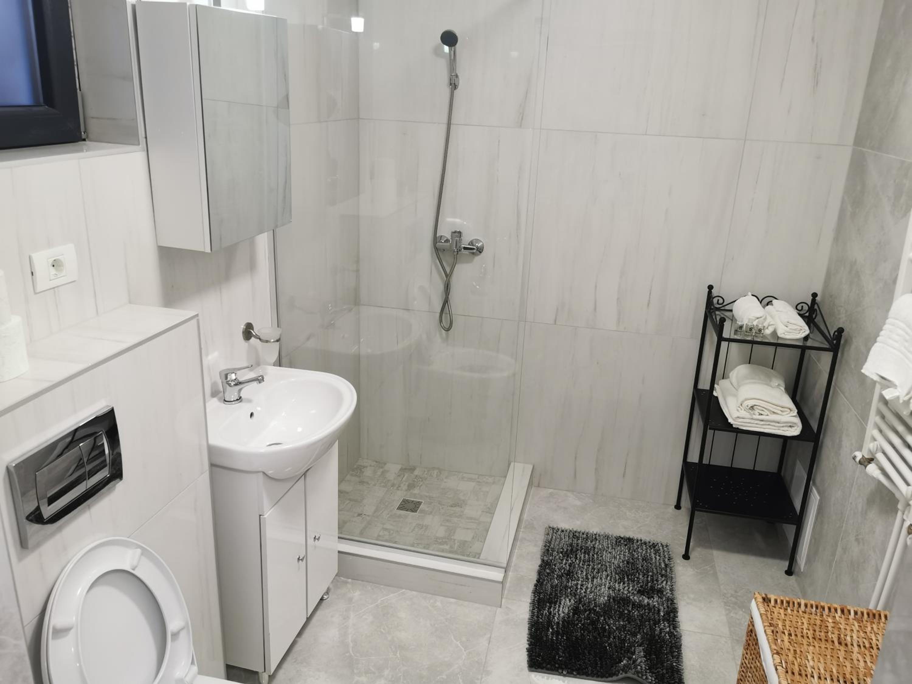 One-Bedroom Apartment - Photo 10
