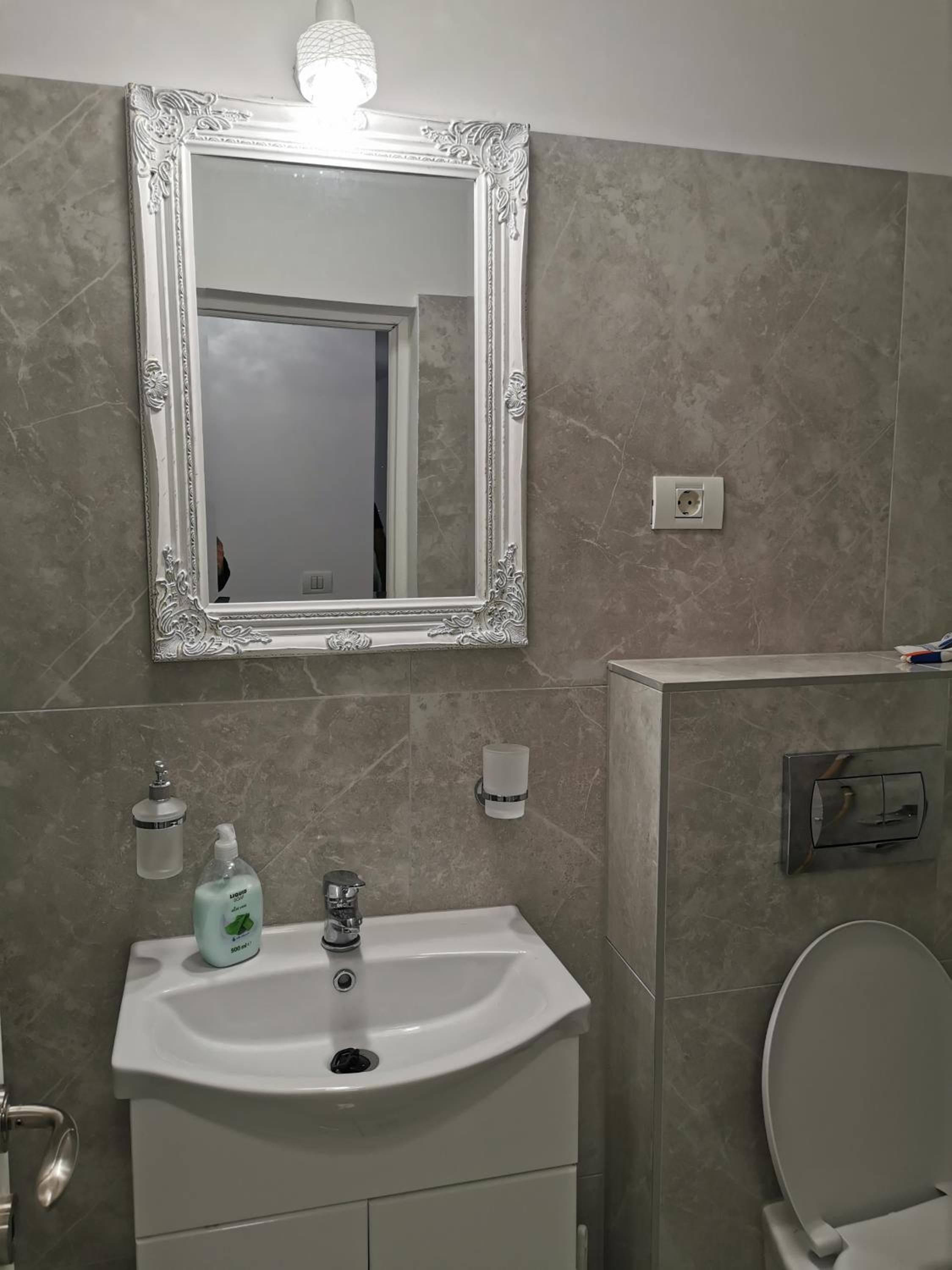 One-Bedroom Apartment - Photo 11