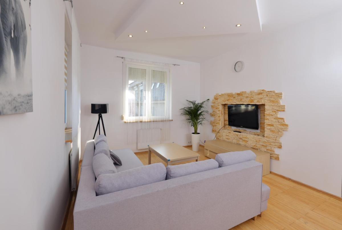 Two-Bedroom Apartment - Photo 2