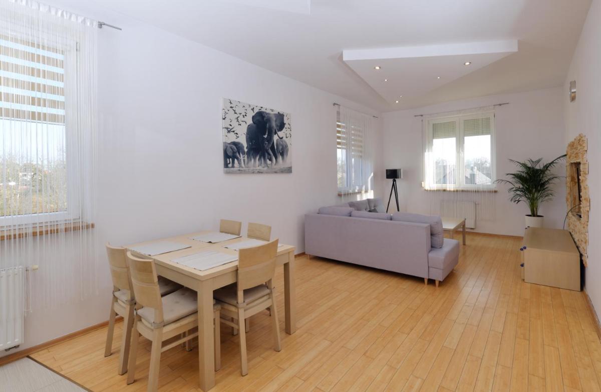 Two-Bedroom Apartment - Photo 6