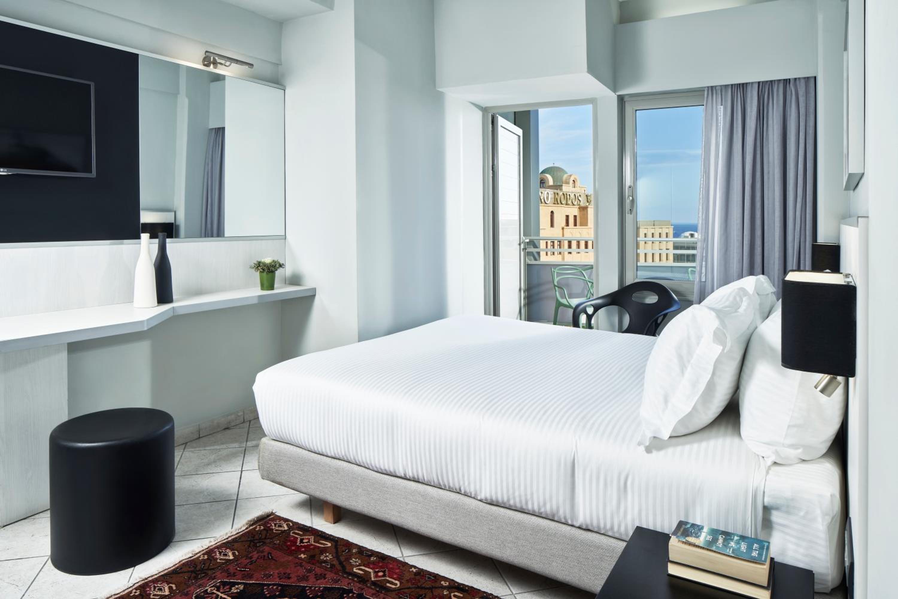  Classic Suite with Side Sea View photo 1