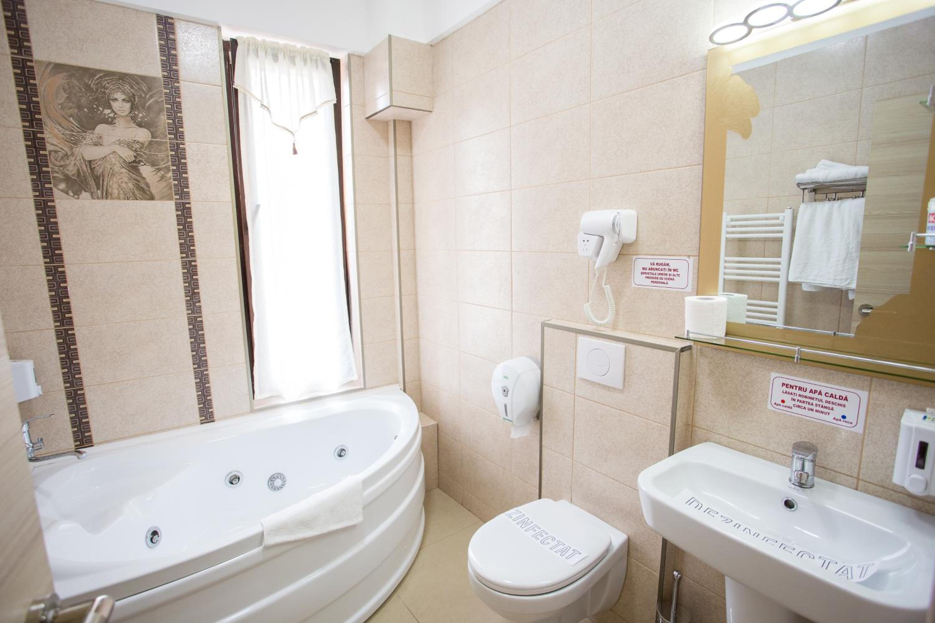 Studio with Spa Bath photo 2