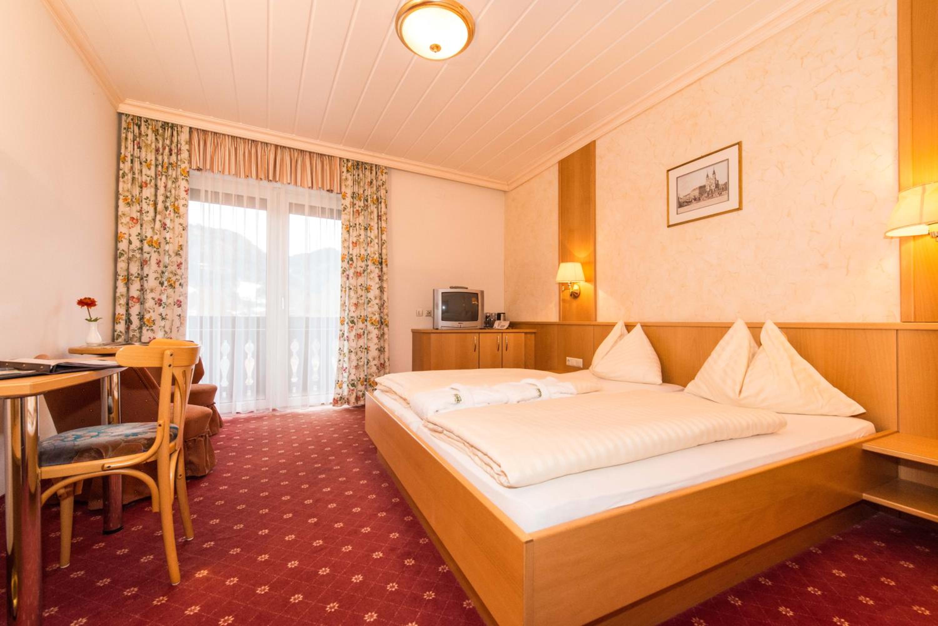 Double Room with Lake View photo 3