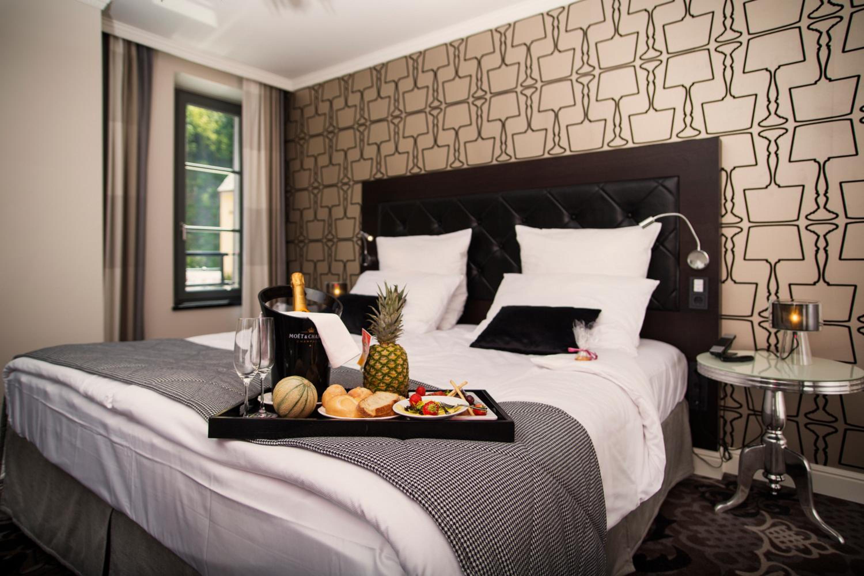 Suite - Photo 2