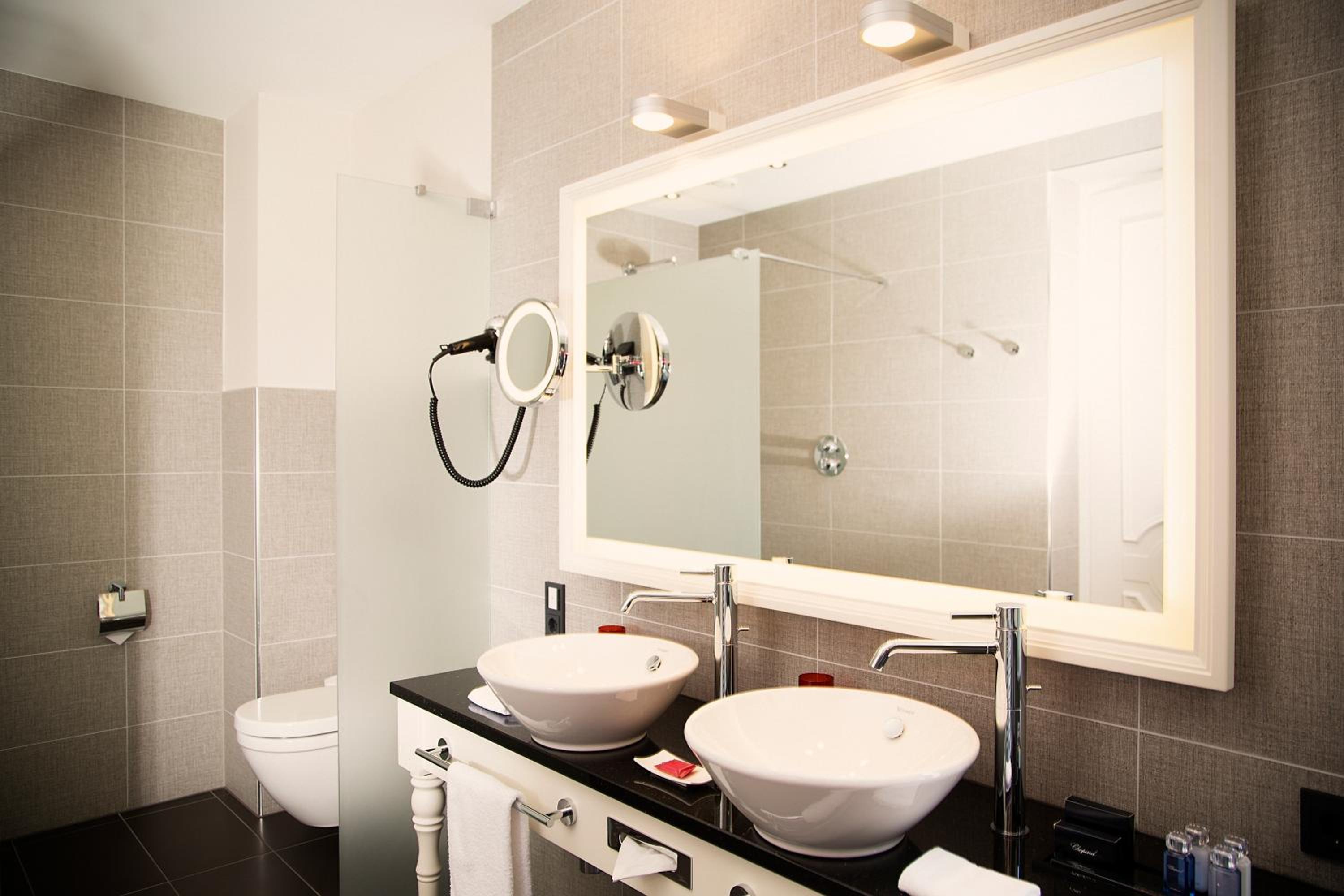 Suite - Photo 5