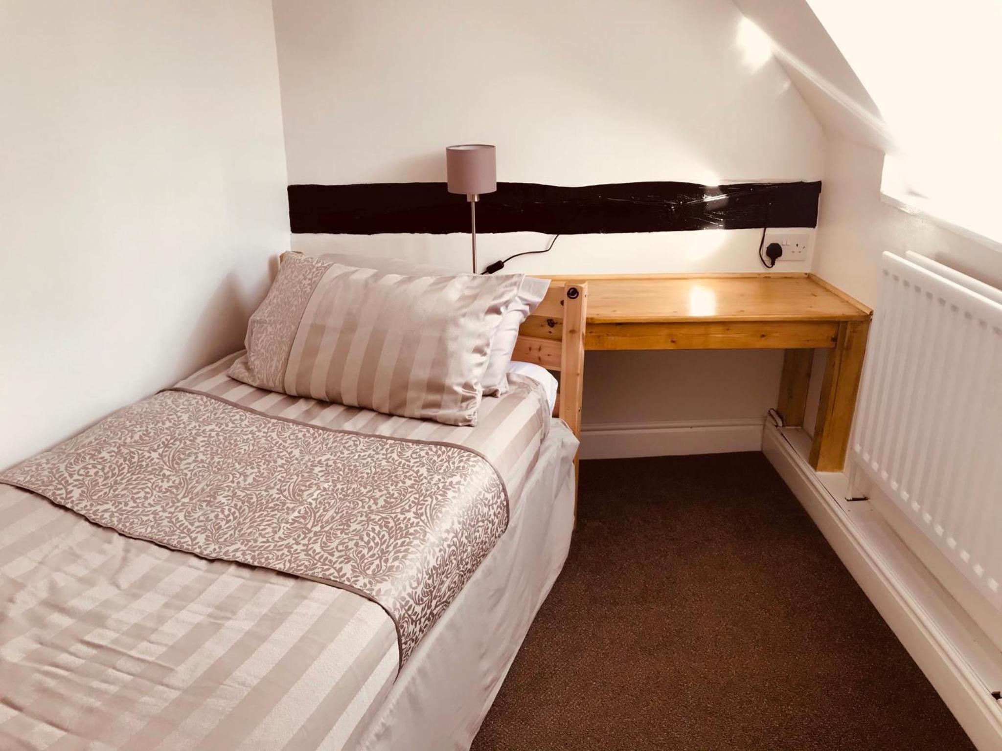 Deluxe Double or Twin Room photo 3