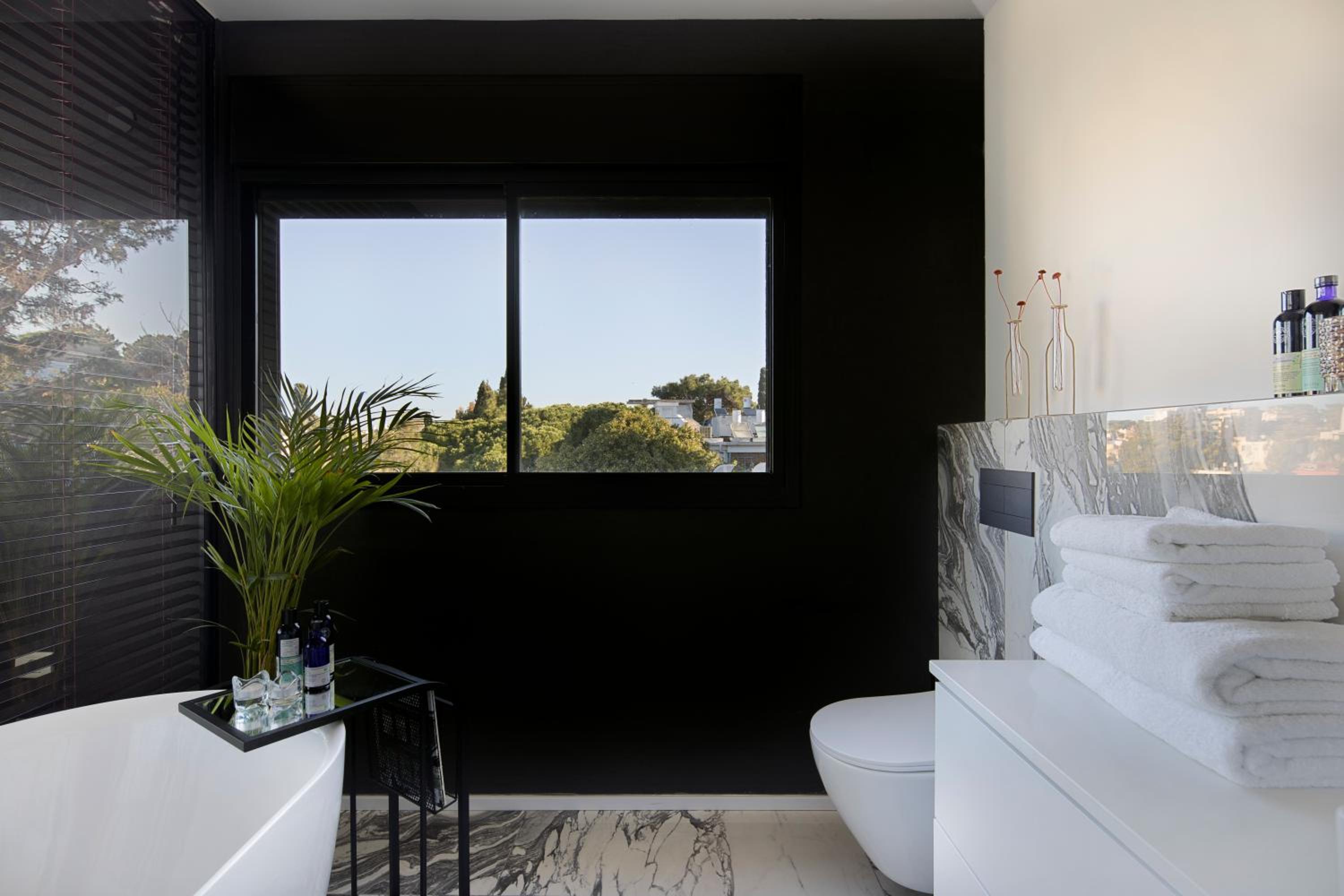 King Suite with Sea View - Photo 4