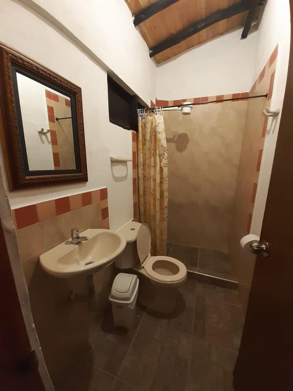 Family Room with Private Bathroom photo 2