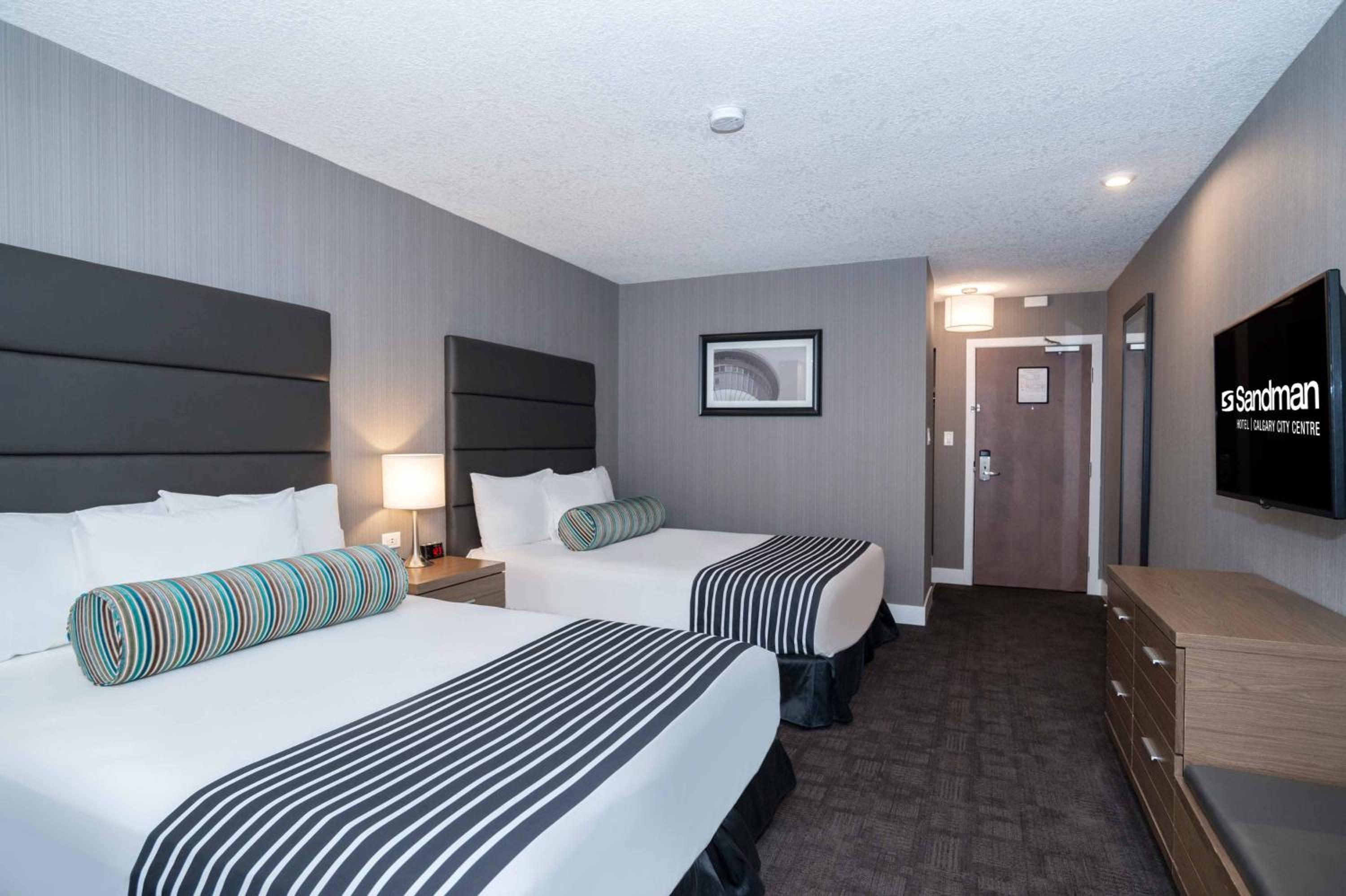 Standard Room, 2 Queen Beds - Photo 3