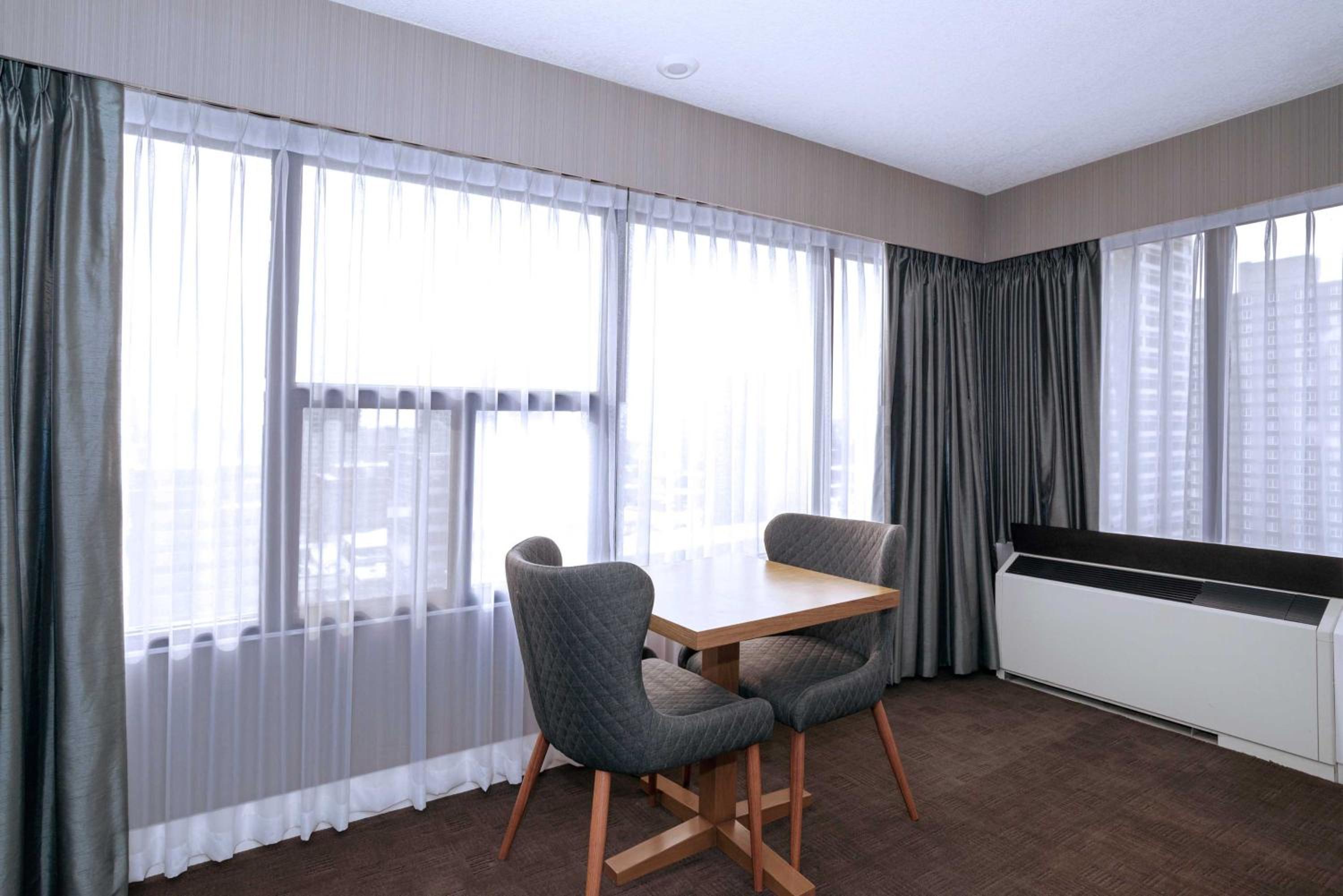 Standard Room, 1 King Bed, Kitchenette - Photo 3