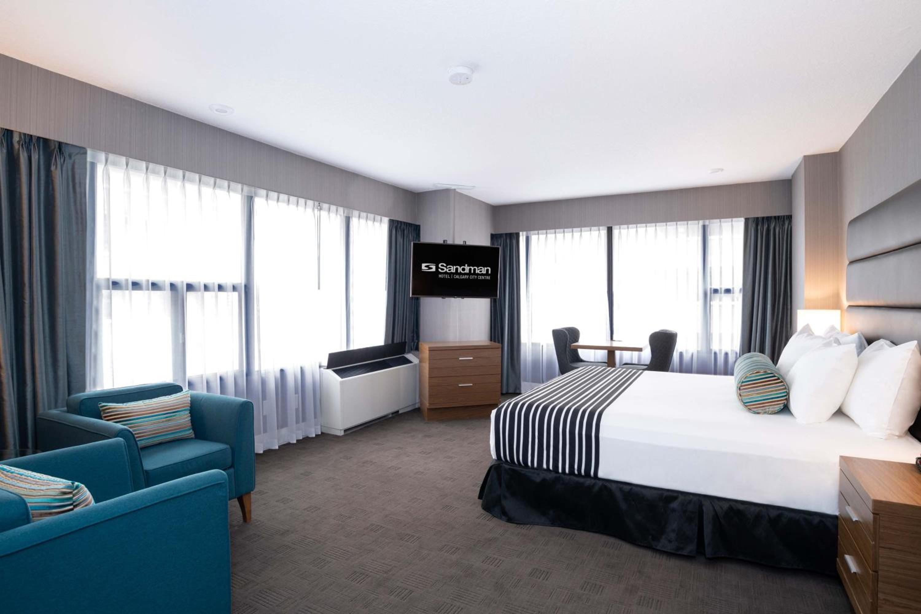 Standard Room, 1 King Bed - Photo 3