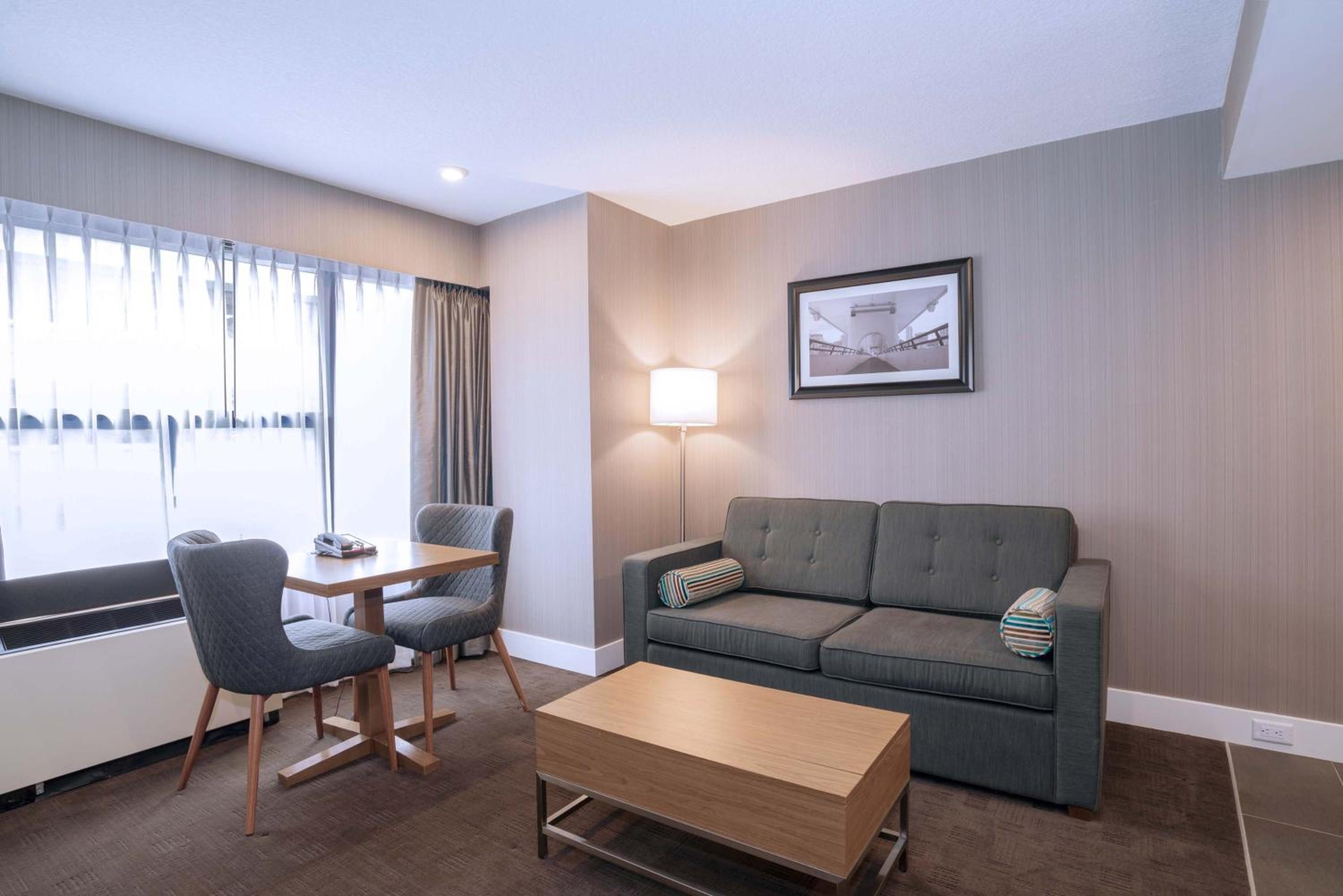 Standard Room, 1 King Bed, Sofa Bed, Kitchenette - Photo 2