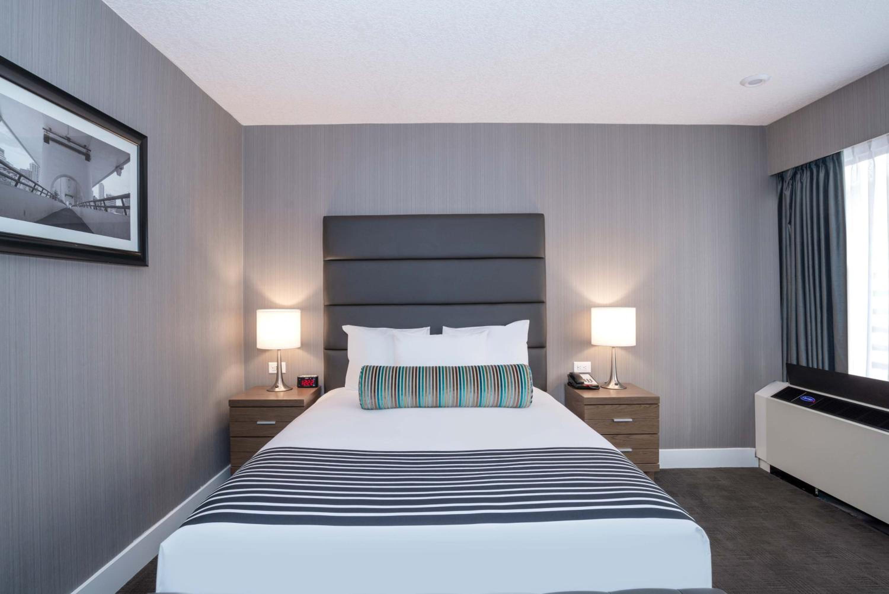 Standard Room, 1 Queen Bed - Photo 5