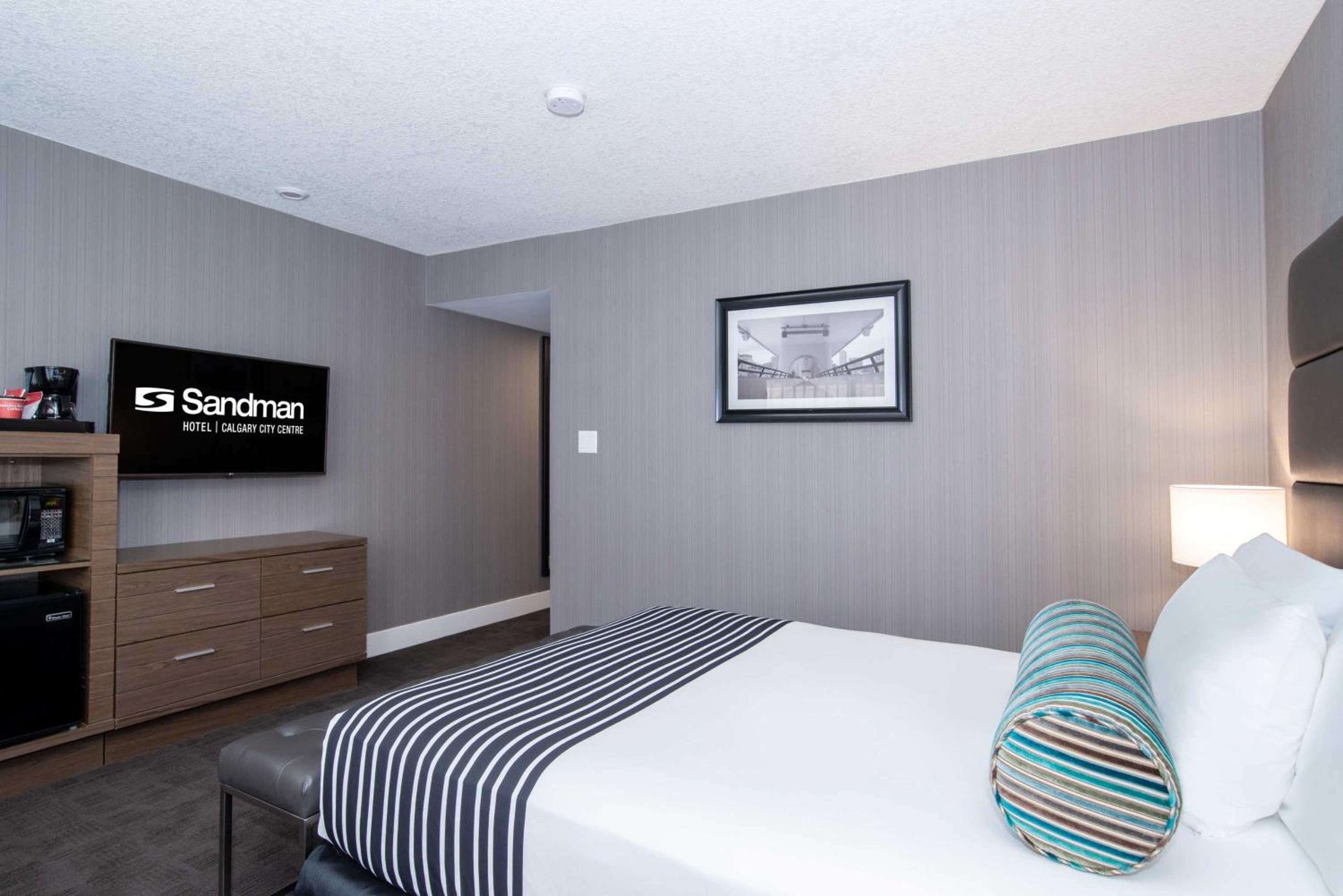 Standard Room, 1 Queen Bed - Photo 4