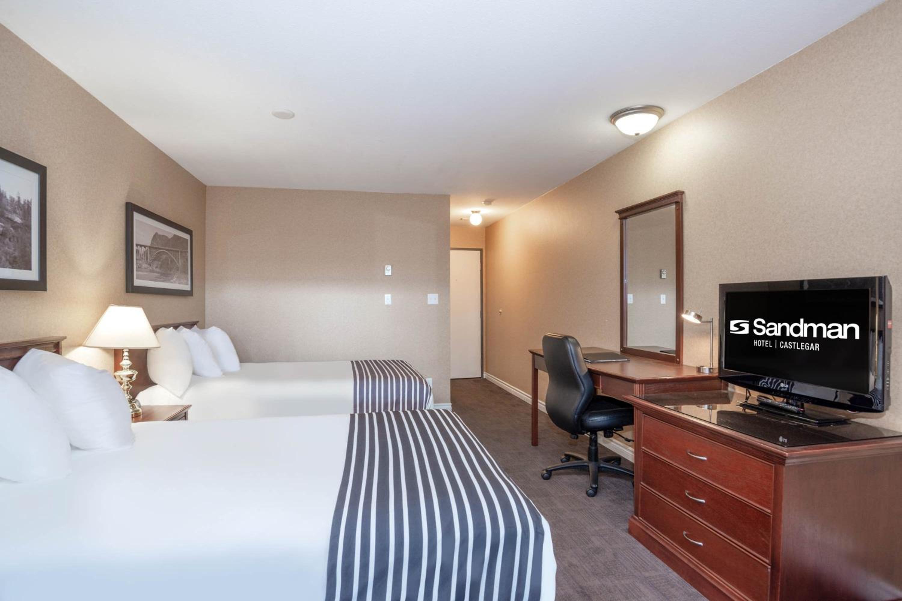 Standard Room, 2 Double Beds - Photo 3
