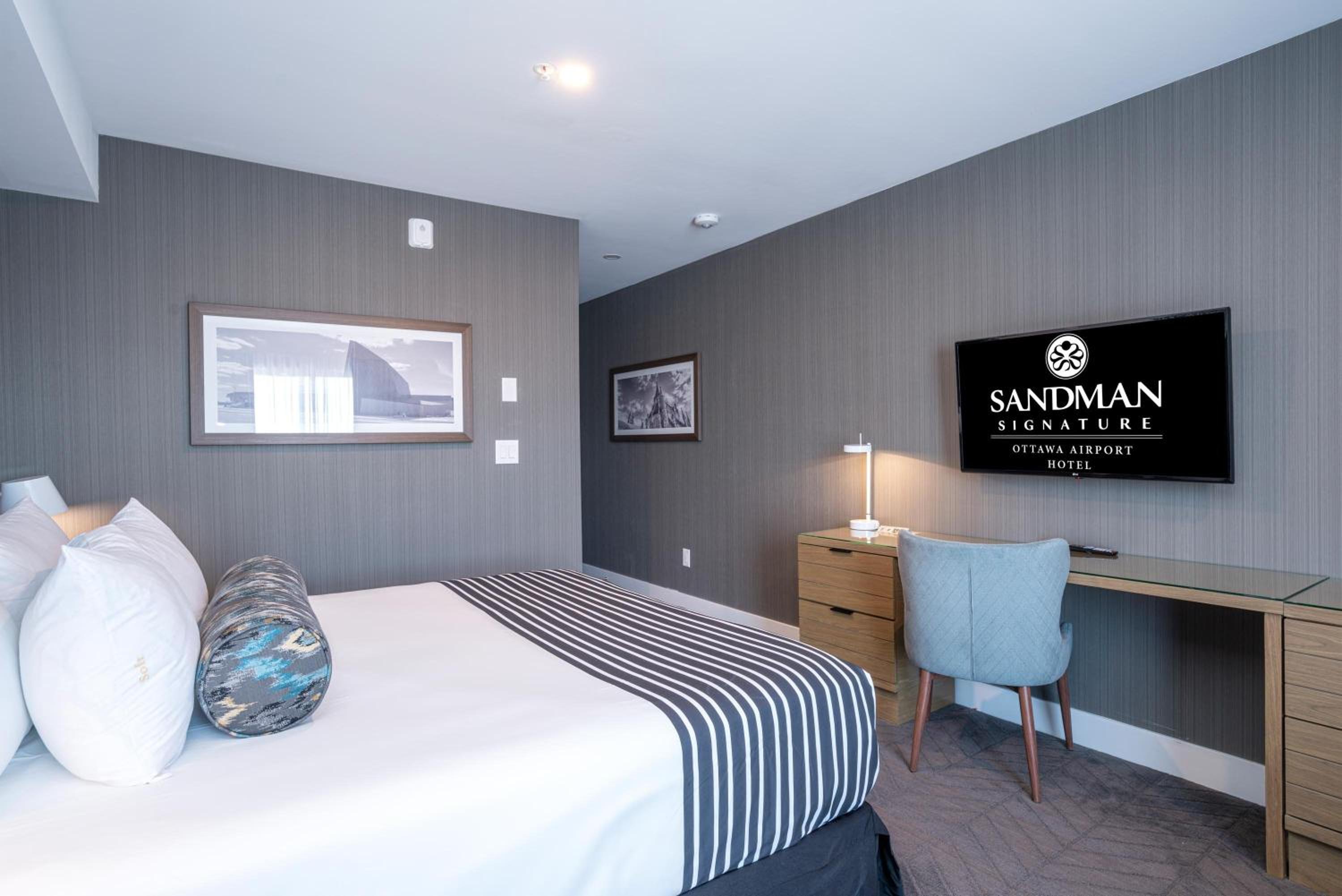 Standard Room, 1 King Bed