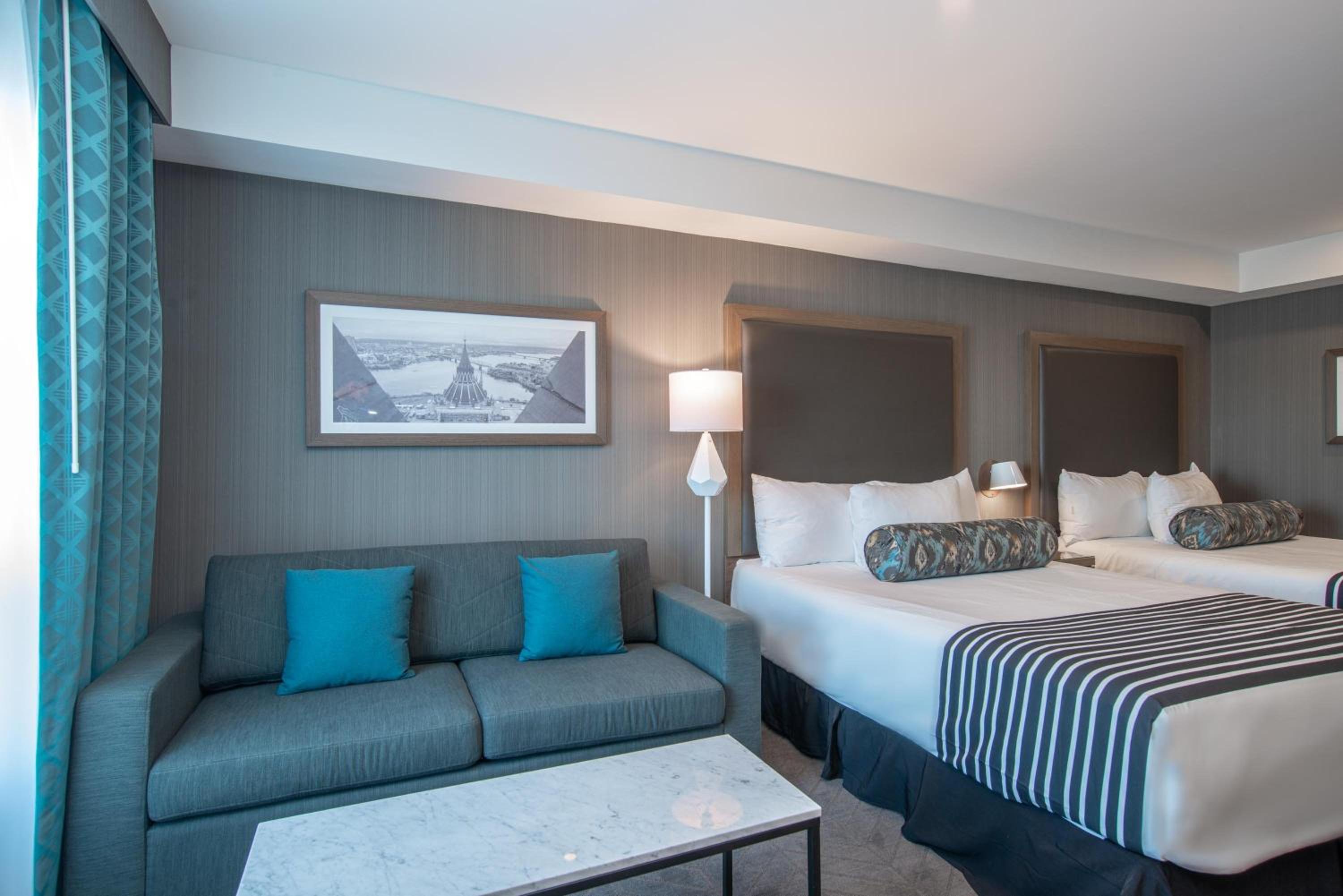 Standard Room, 2 Queen Beds, Sofa Bed thumbnail 5