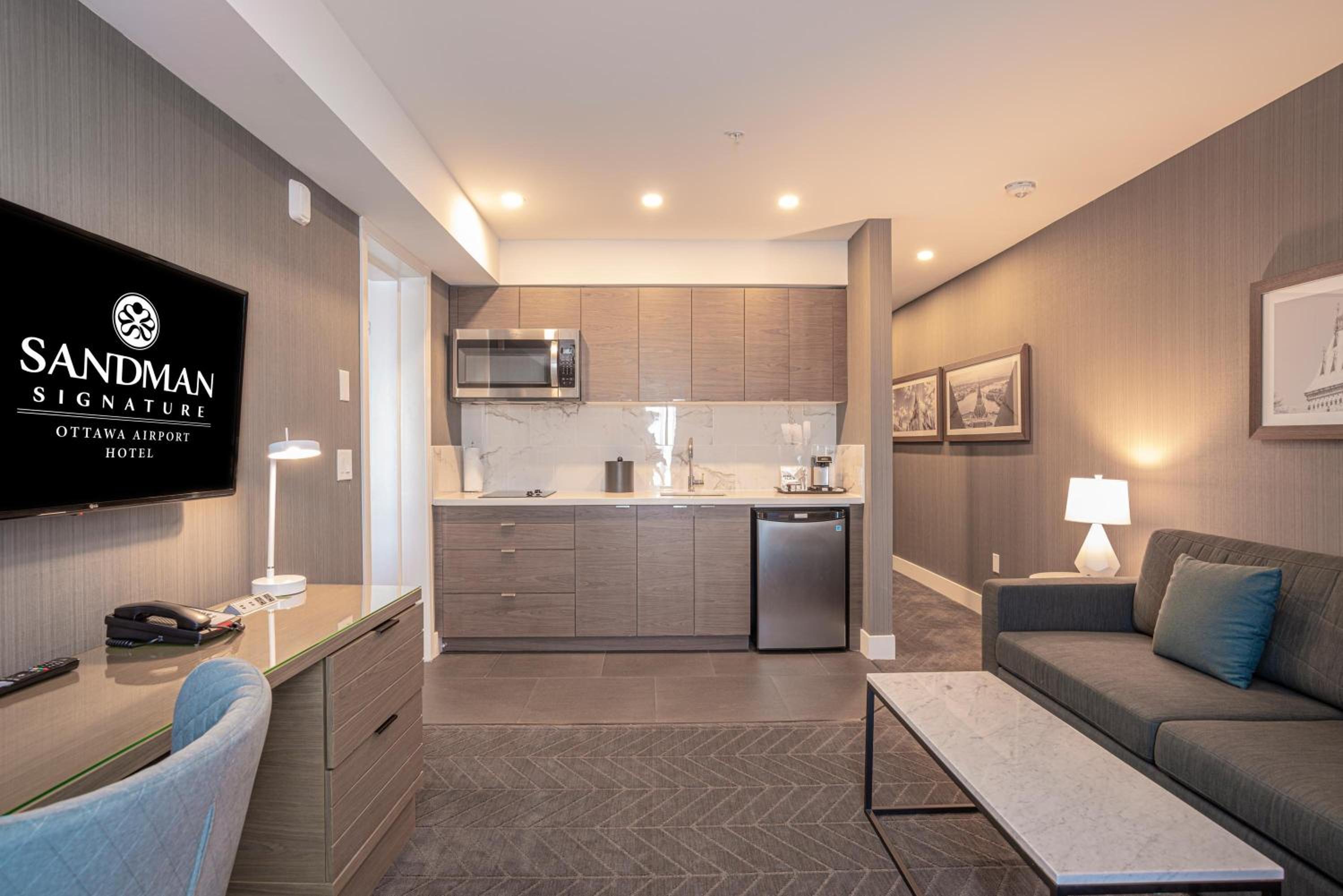 Grand Suite, 1 King Bed, Sofa Bed, Kitchenette